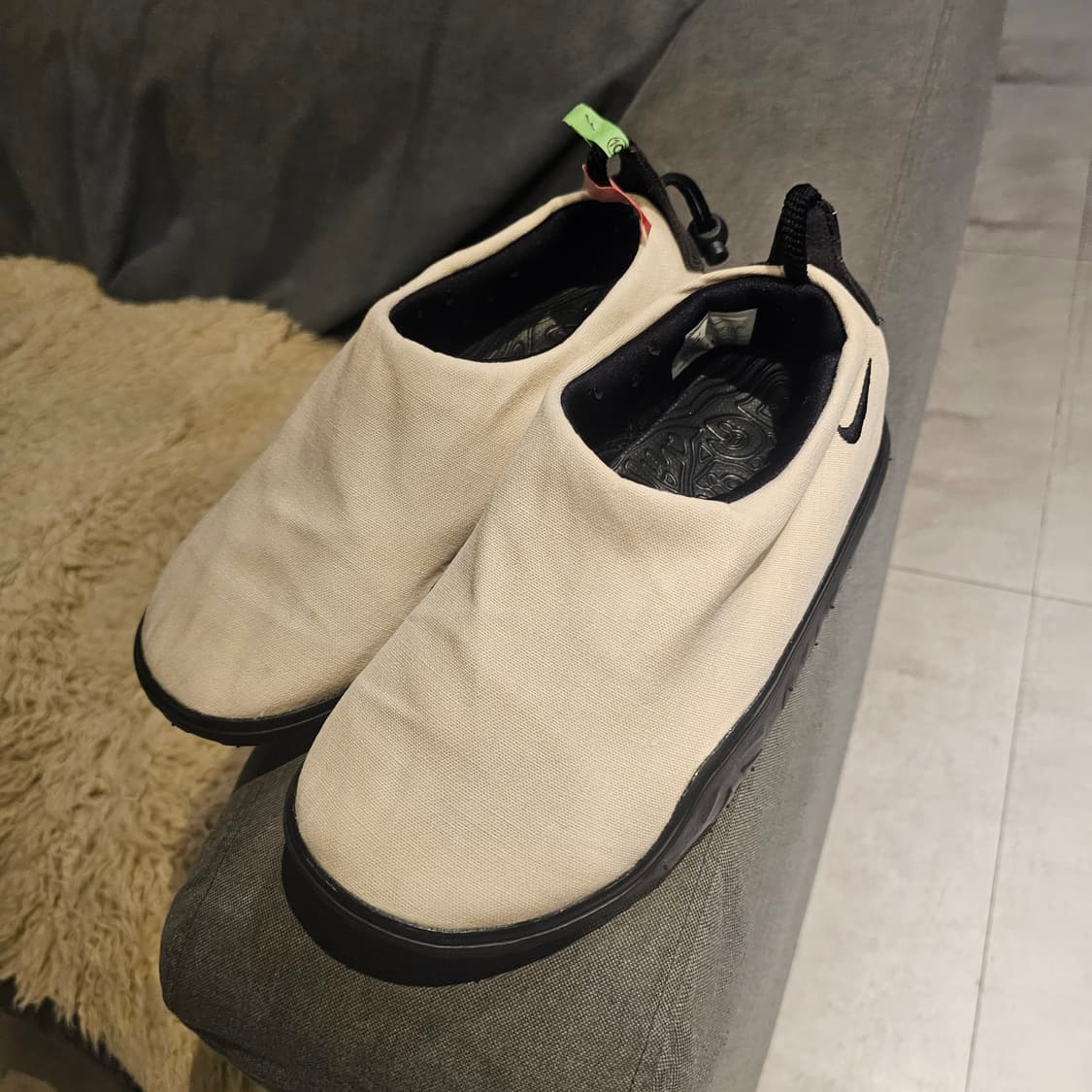 260 나이키acg 목 서밋 화이트 앤 블랙 상품이미지1