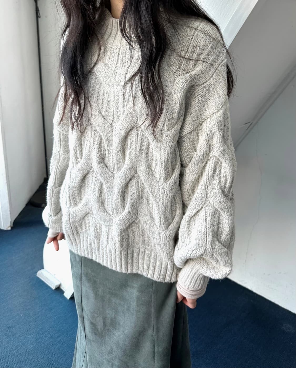 Design neck wide woven cloudy knit 상품이미지2