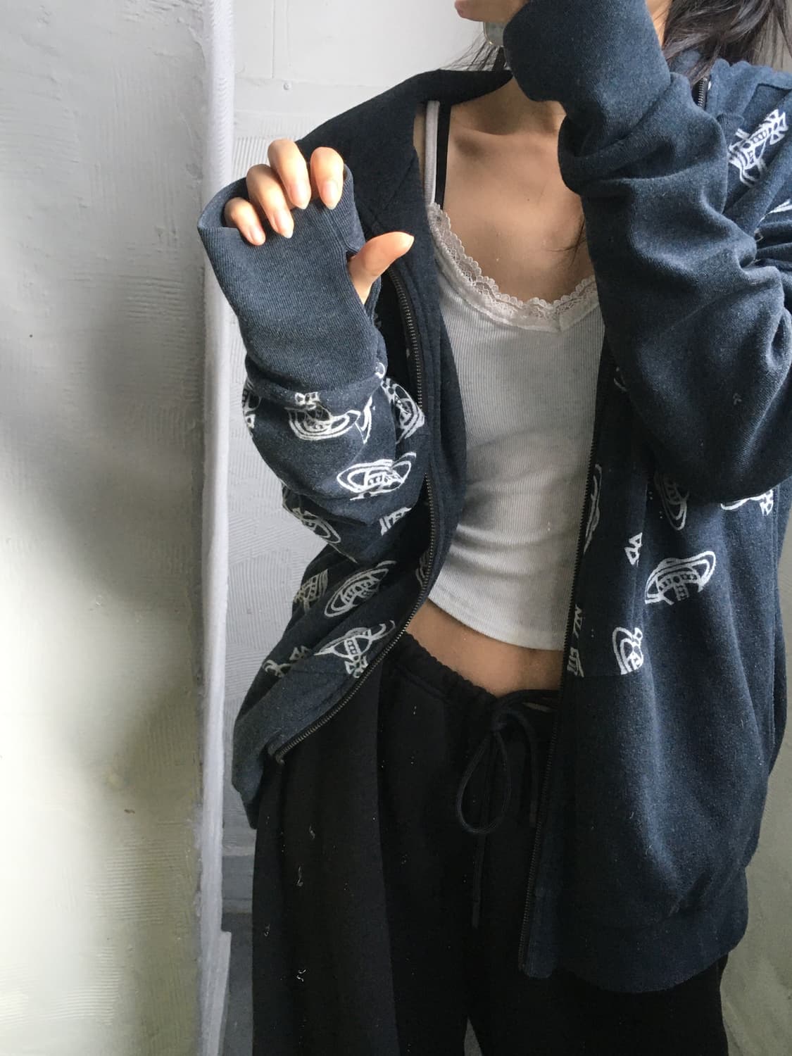 Vivienne Westwood 비비안웨스트우드 네이비 로고 후드 집업 상품이미지2