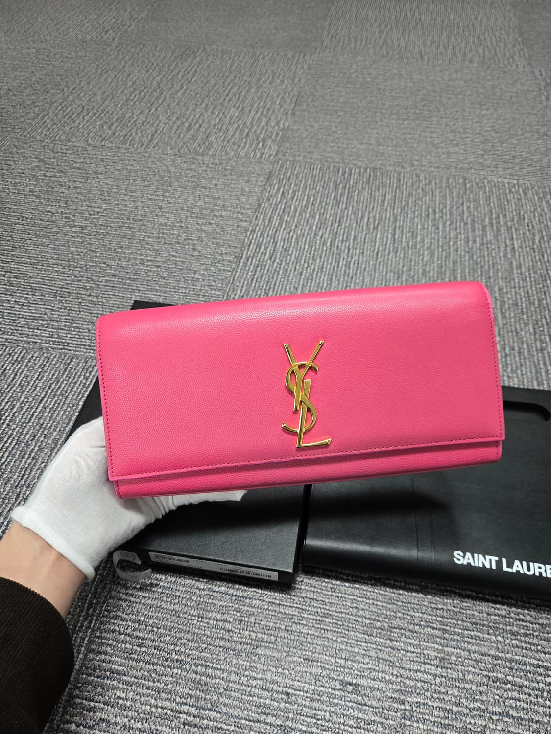 [특가][정품] 입생로랑 핑크 클러치백 상품이미지1