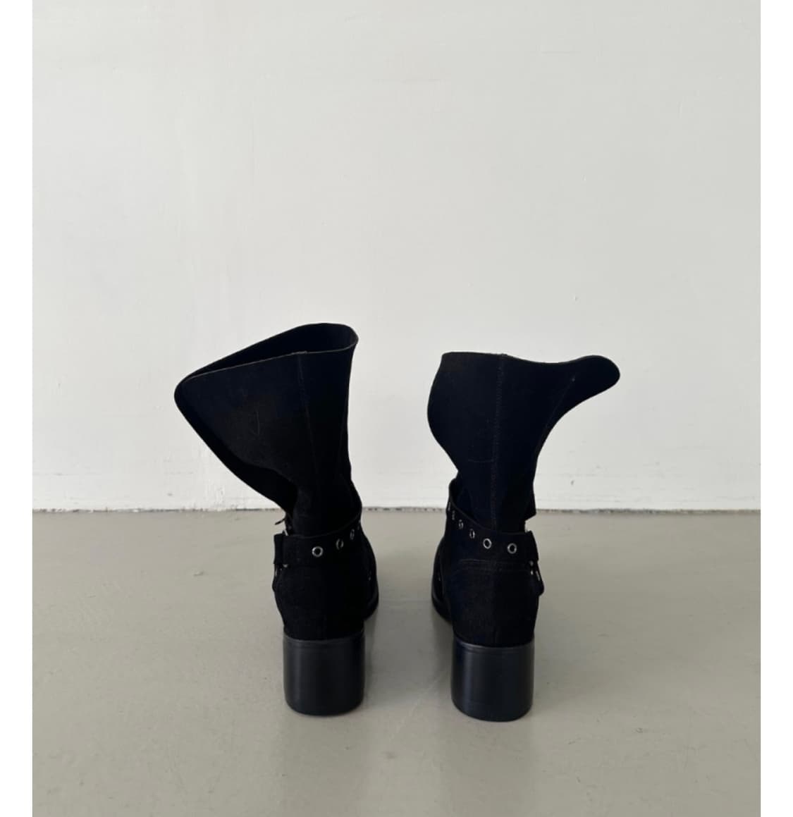 이너뮤트 스웨이드 버클 미들부츠 상품이미지3