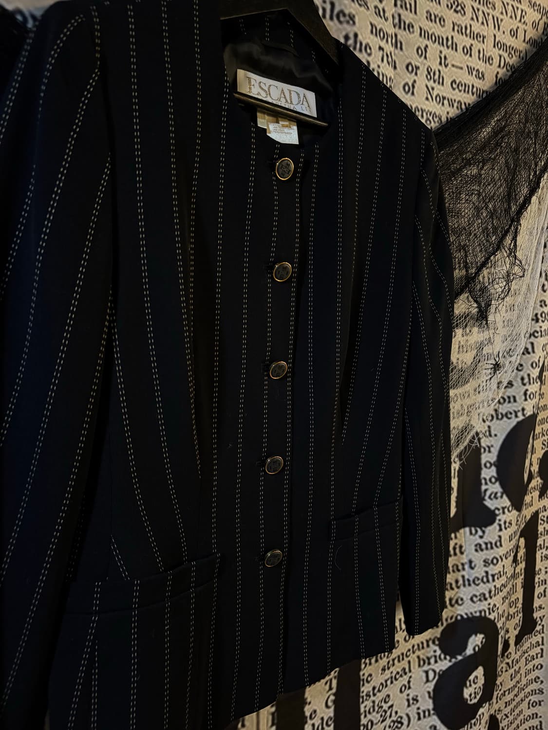 Pinstripe Orbit Blazer 상품이미지5