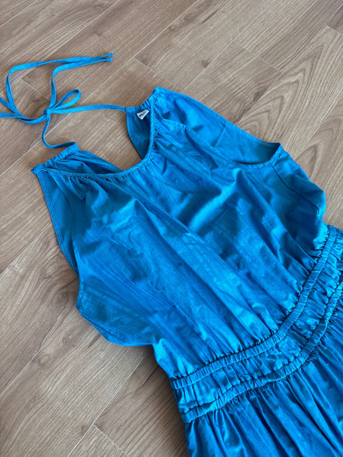 유니클로 홀터넥 원피스 상품이미지3