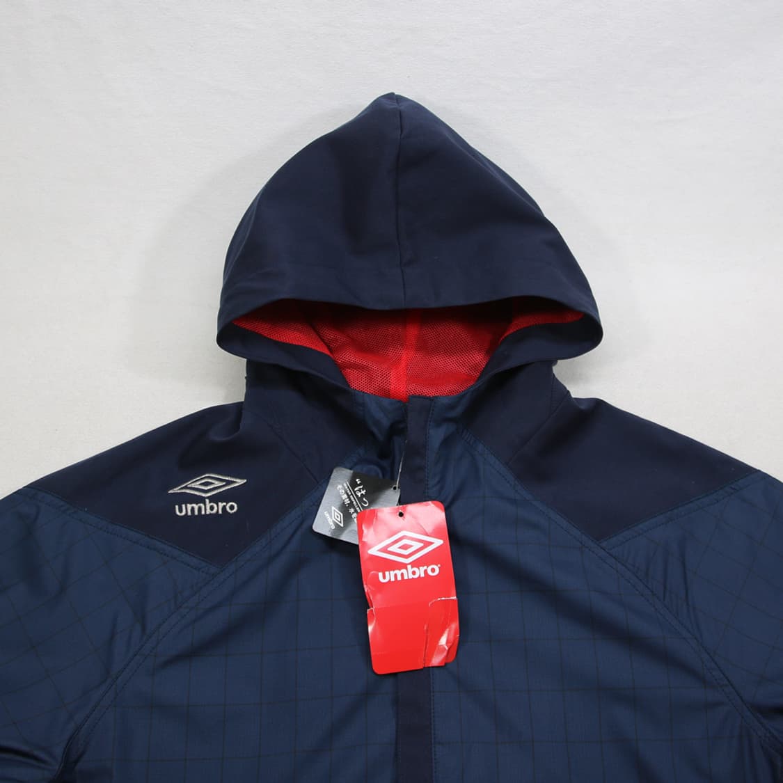 (착용컷) UMBRO 트랙 후드 자켓 (남성용 100) 상품이미지4