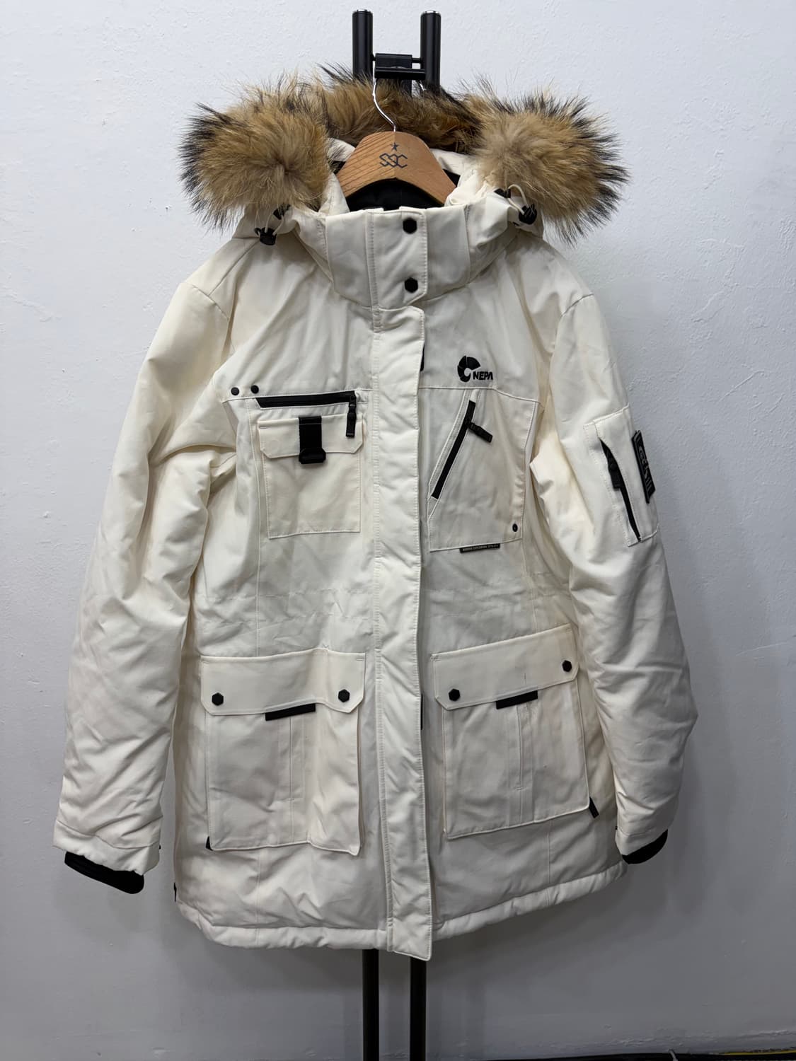 정품) 네파 남성 퍼 후드 구스패딩 XXL 상품이미지1