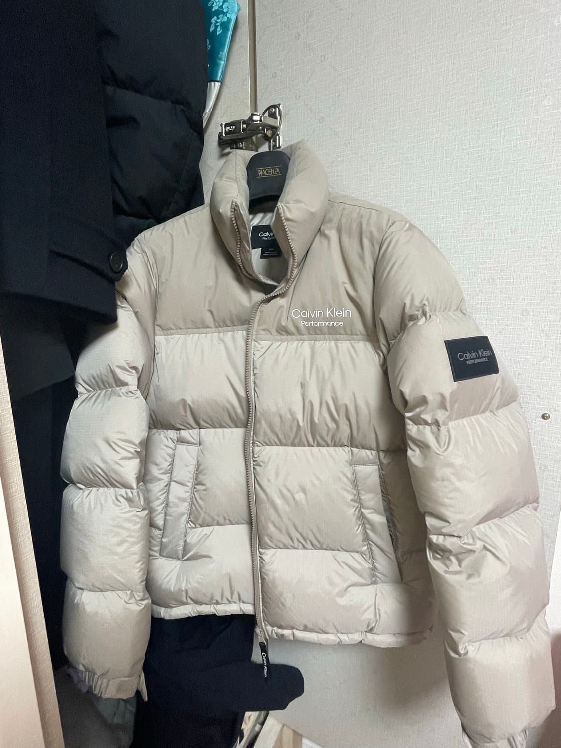 캘빈클라인 퍼포먼스 덕다운 상품이미지1