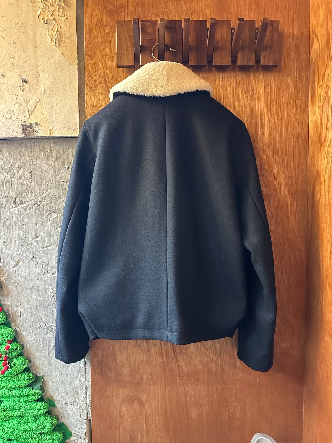 A.P.C. 쉬어링 카라 자켓. 상품이미지4