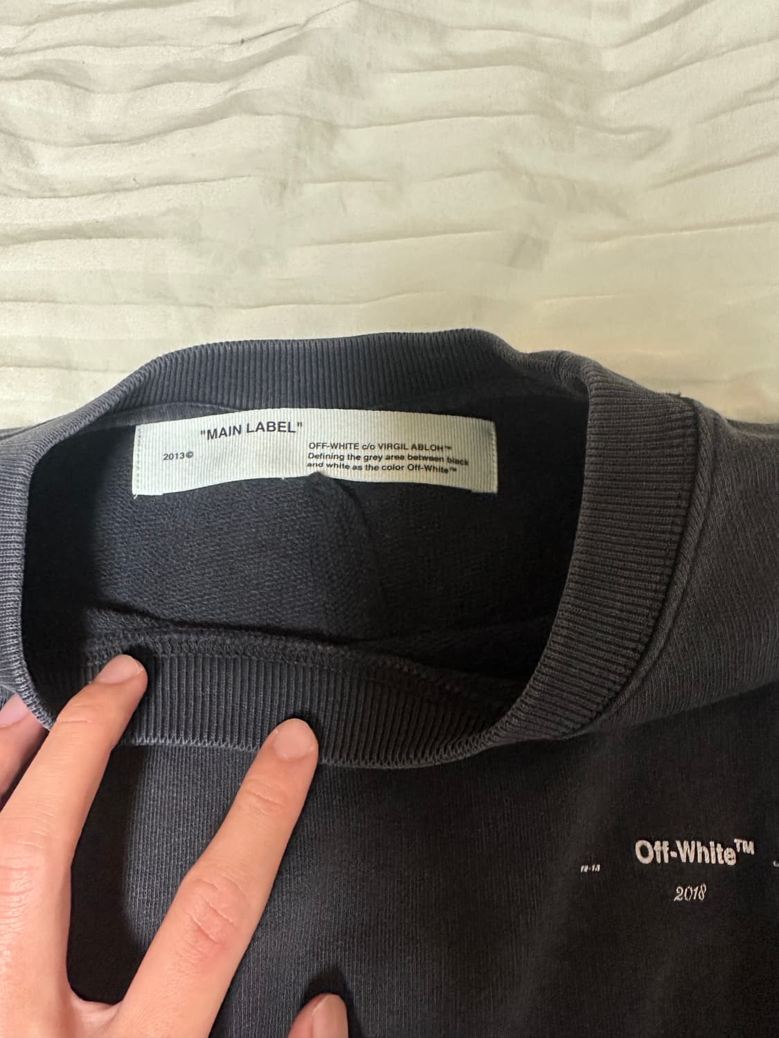 오프화이트 블랙 스티치 맨투맨 m 상품이미지2