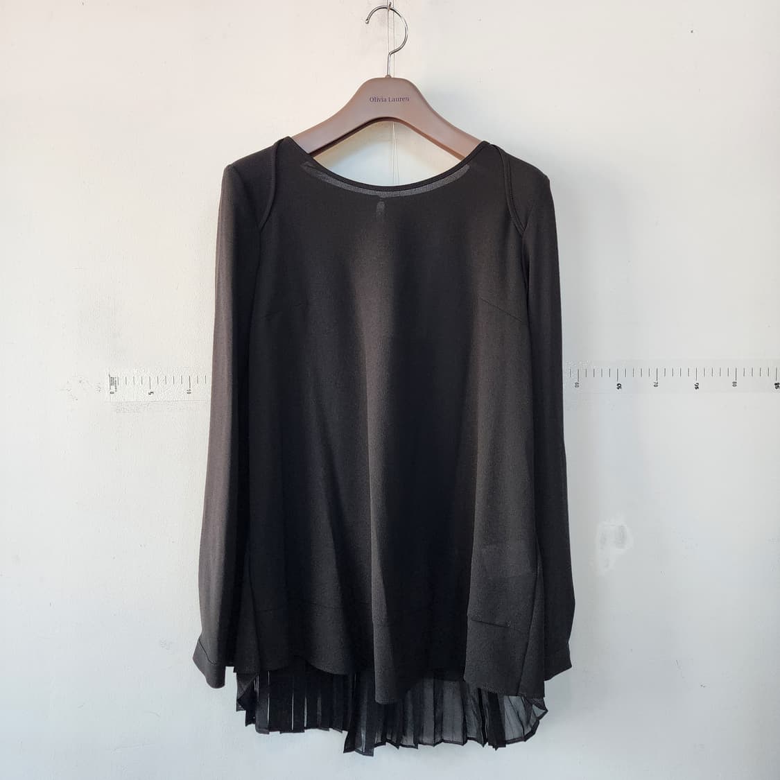 에셀리아 블랙 블라우스 상품이미지1