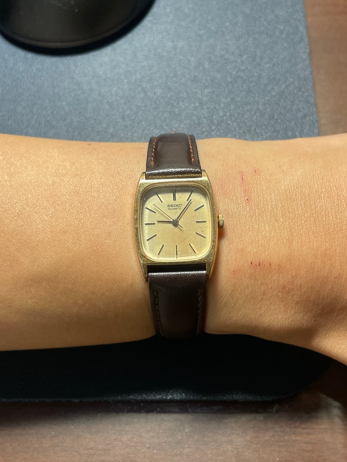 빈티지 세이코 쿼츠 레더 시계 상품이미지4