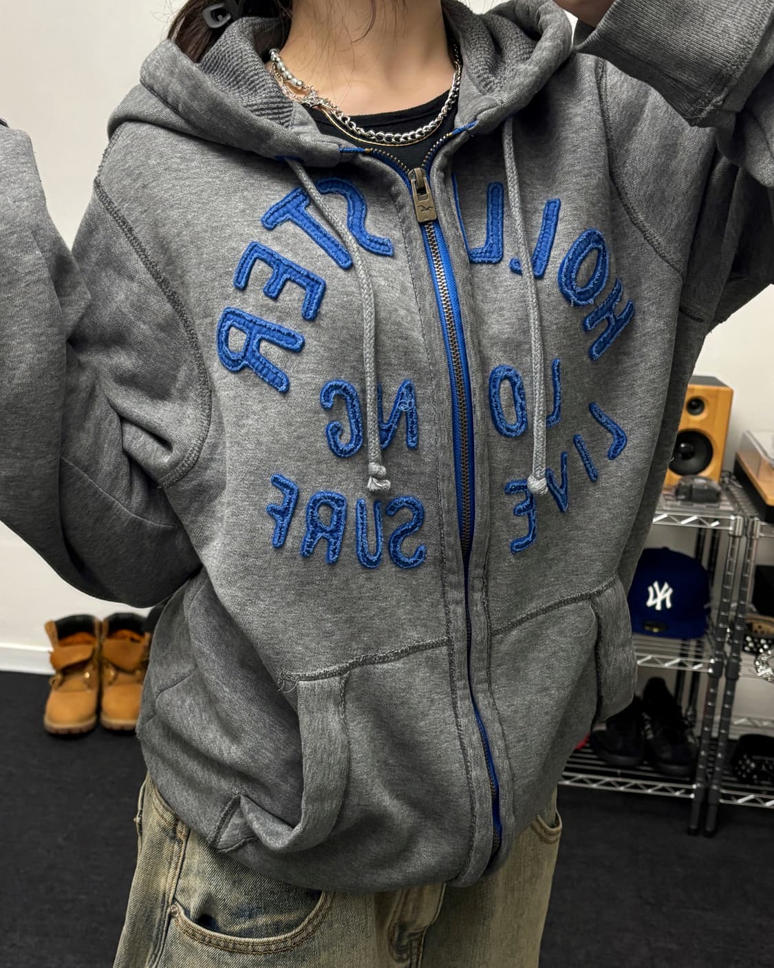 홀리스터 아치로고 후드집업 차콜 상품이미지1