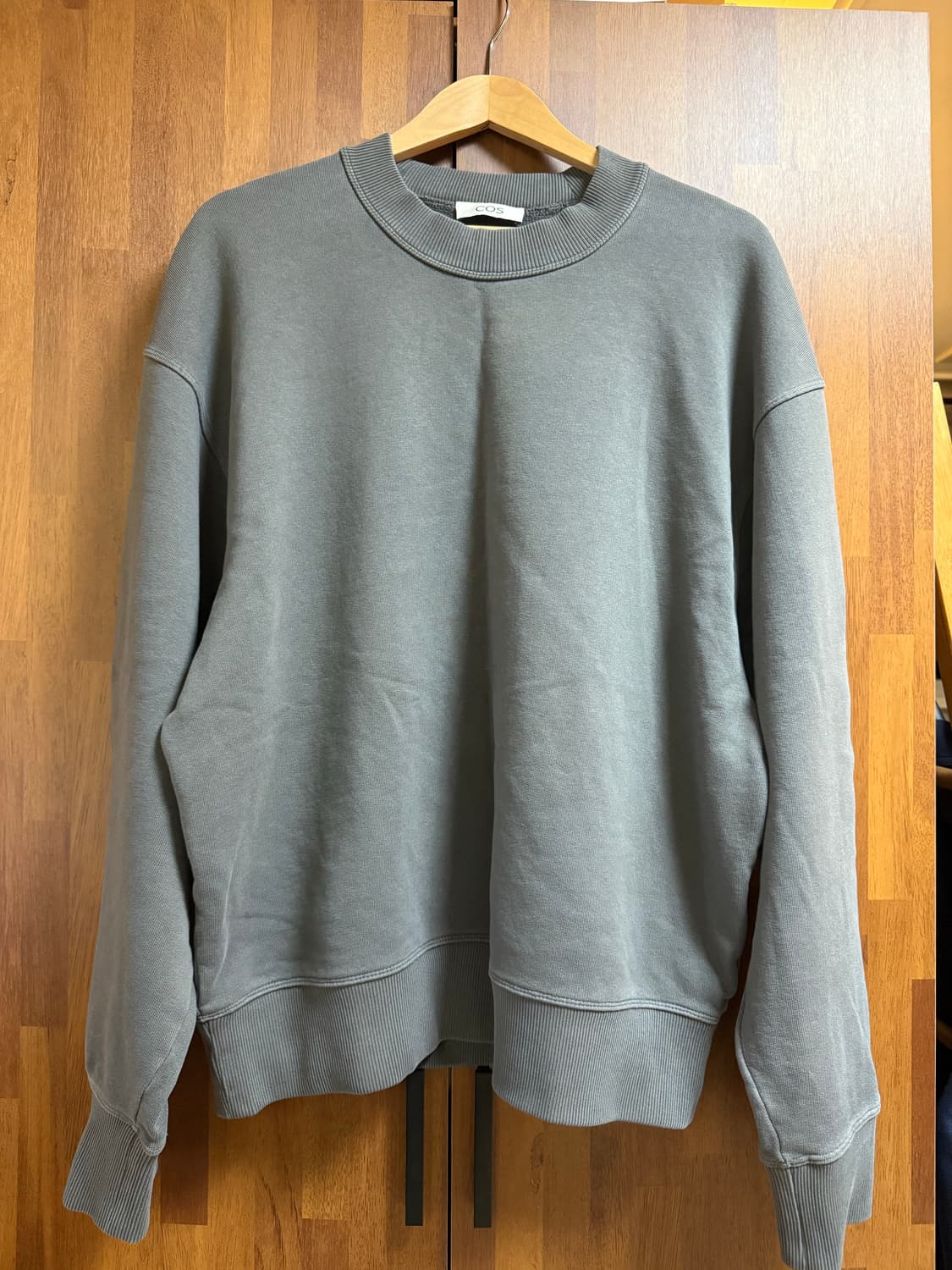 COS 코스 릴랙스드핏 회색 맨투맨(L) 상품이미지1