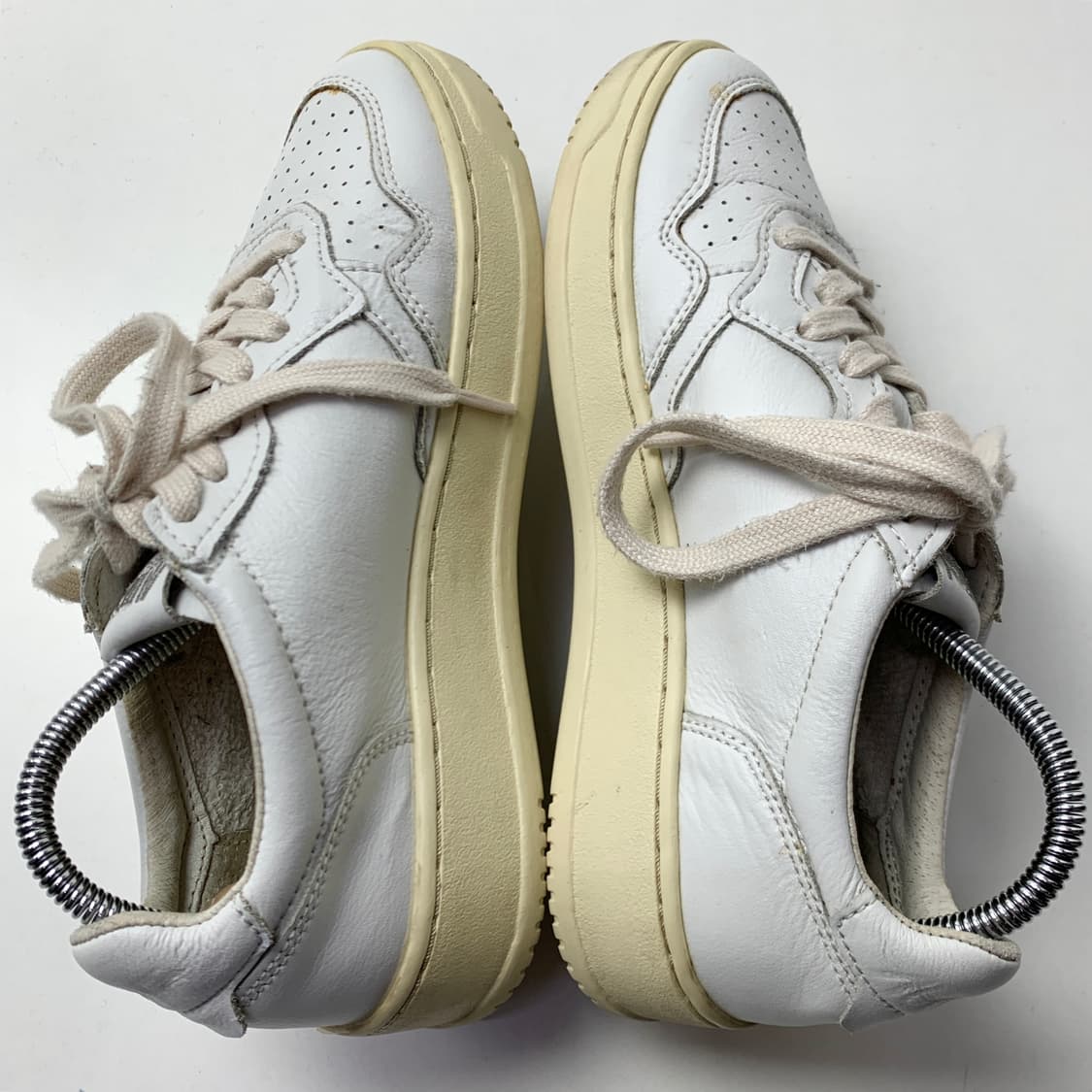 [37/정품] 오트리 메달리스트 로우 운동화 신발
 상품이미지4