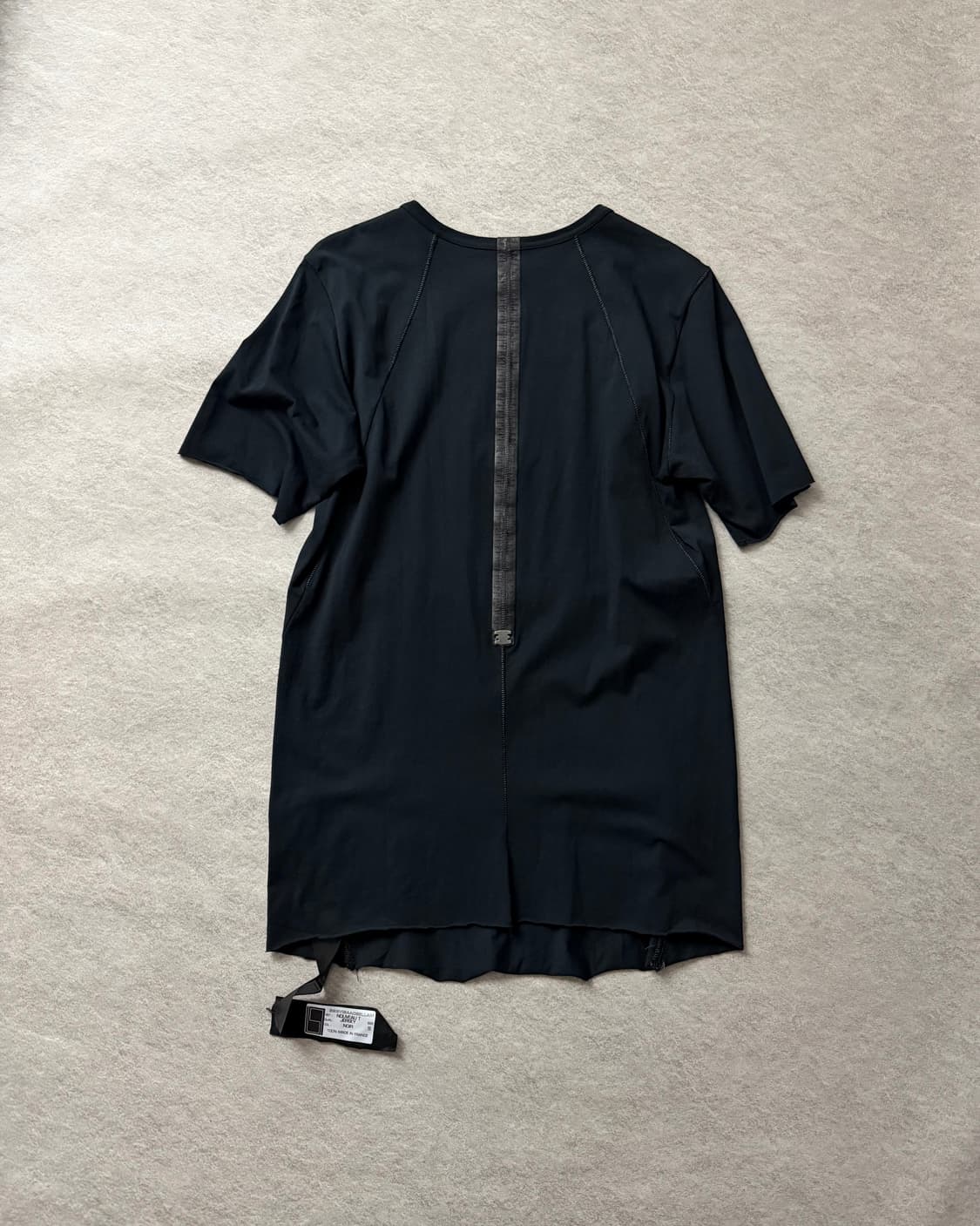 아이작세럼 백스트랩 반팔 티셔츠 상품이미지1