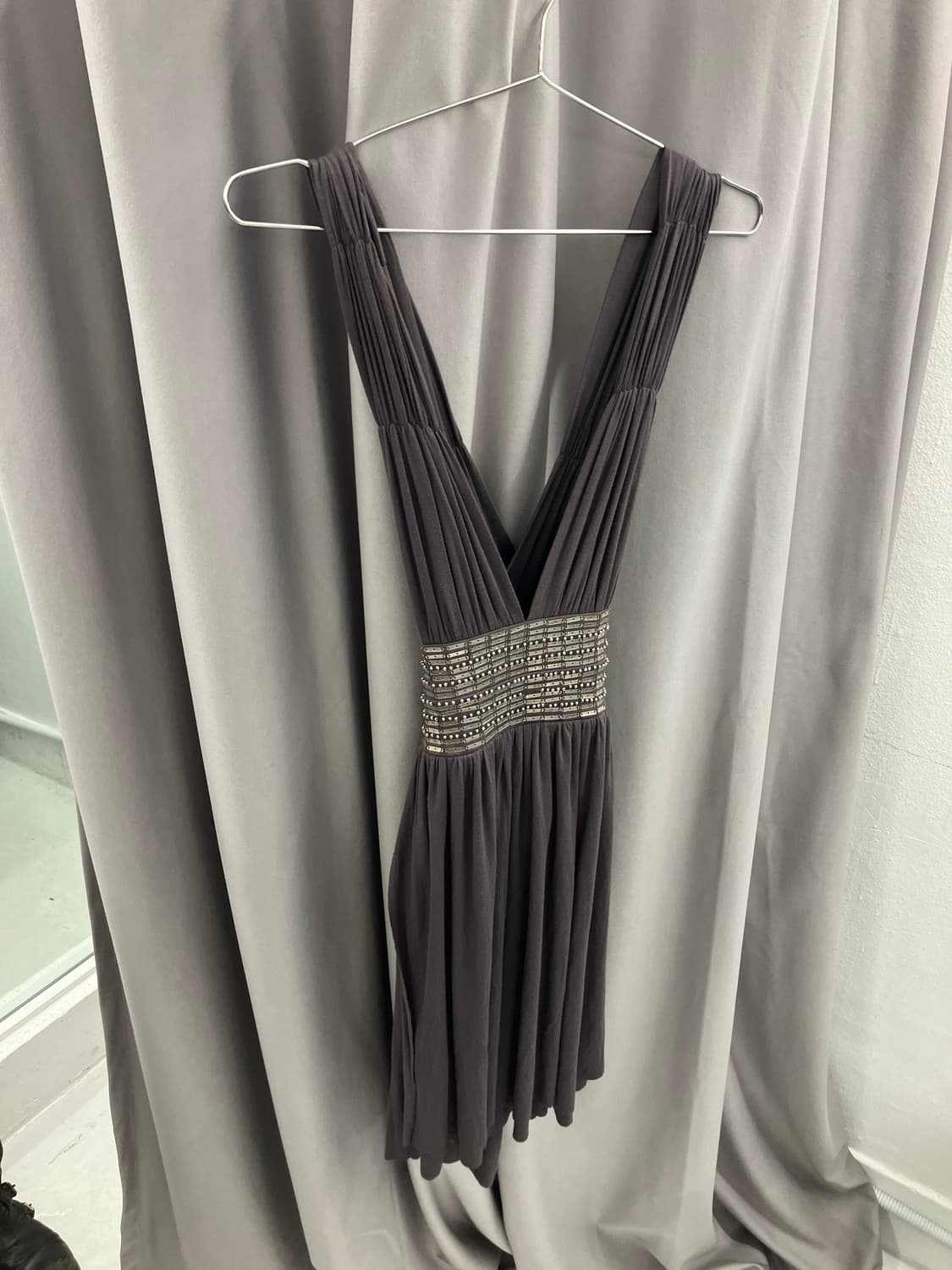 소프트 플리츠 비즈 드레스 상품이미지1