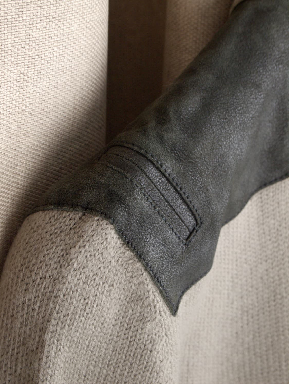 Leather Patch 2 Way Zip-up Knit 상품이미지8