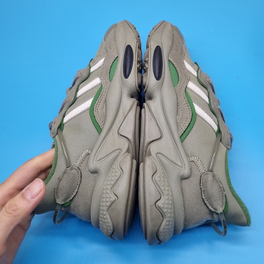 아디다스 오즈위고 카키 운동화225 상품이미지5