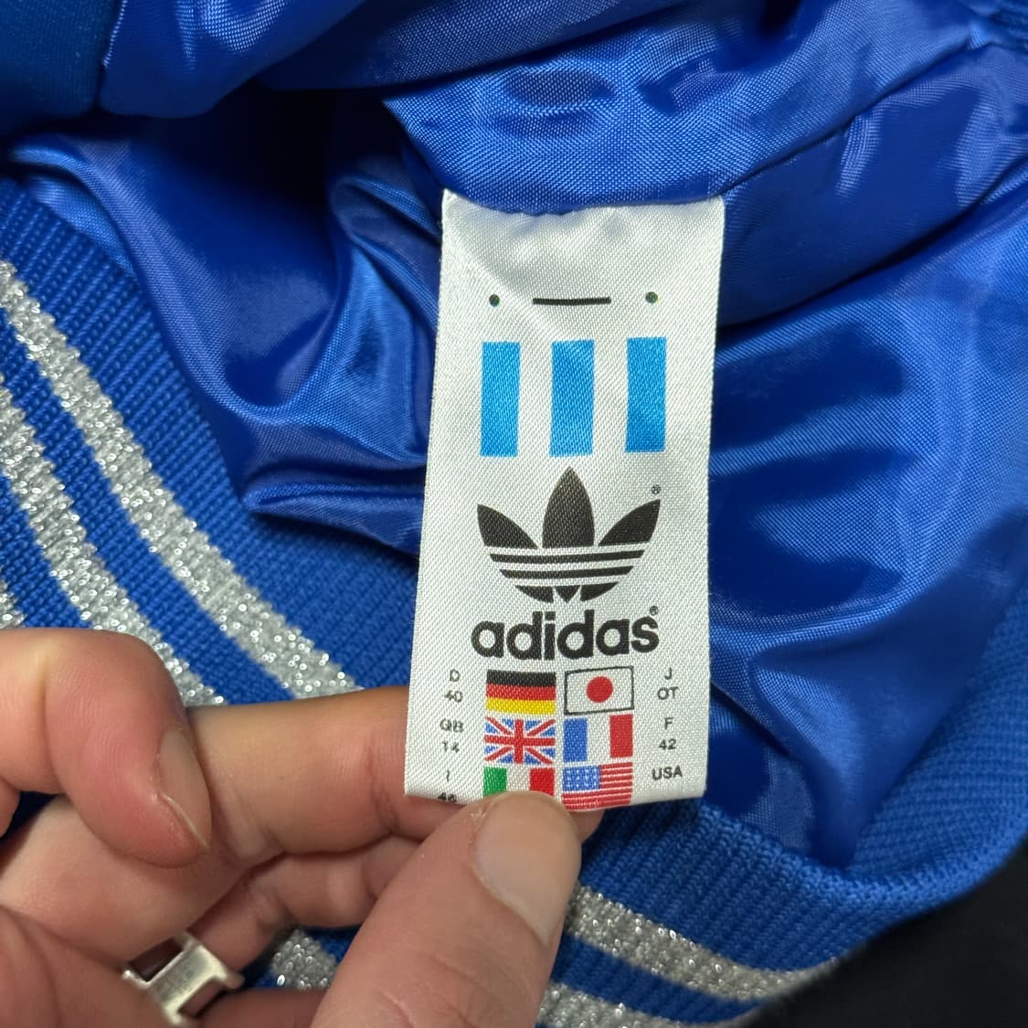 대장급 아디다스 프랑스 실버 디테일 크롭 봄버 바시티 자켓 상품이미지7