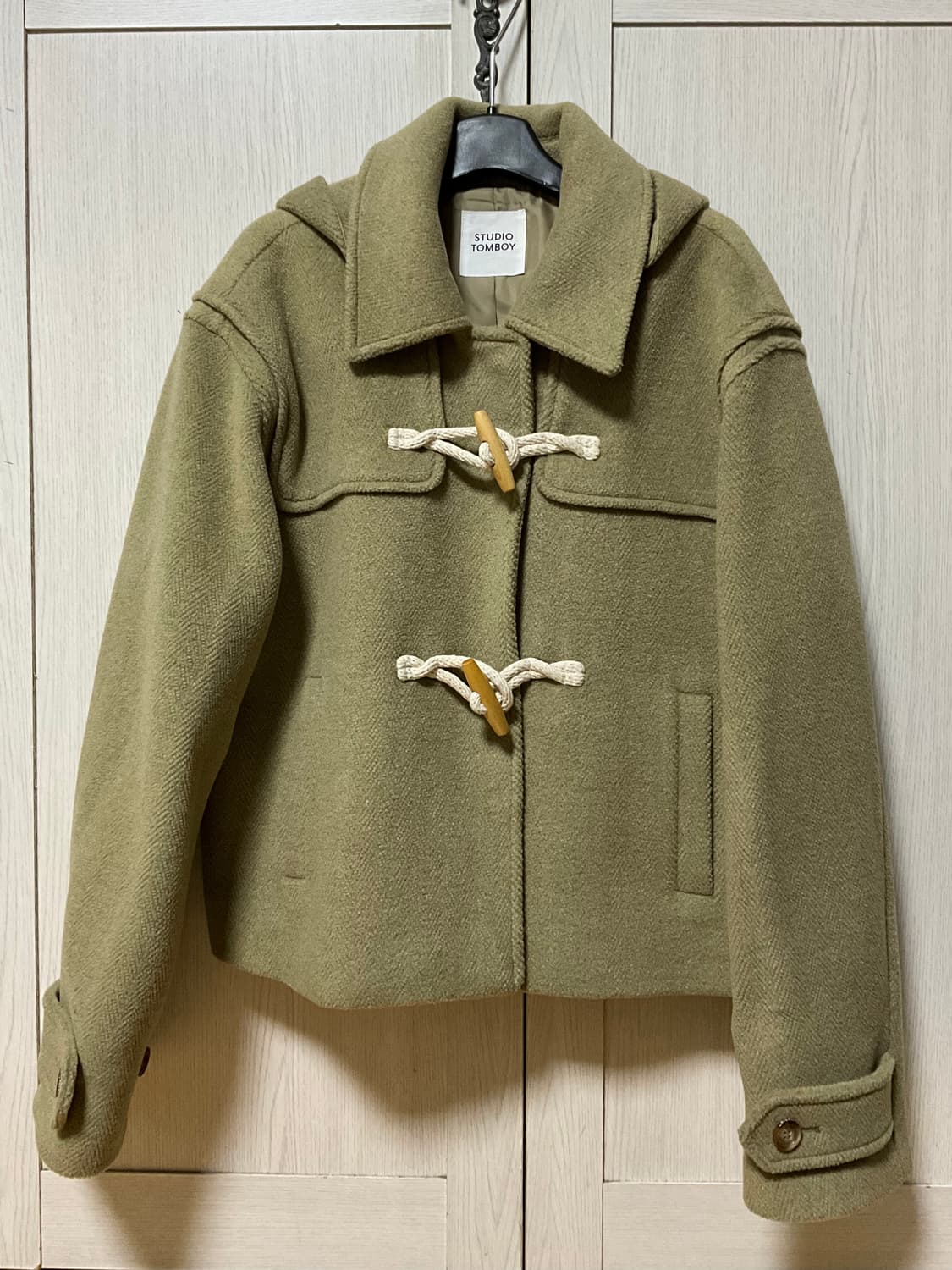 스튜디오톰보이 세미크롭 떡볶이코트 겨울코트 상품이미지1