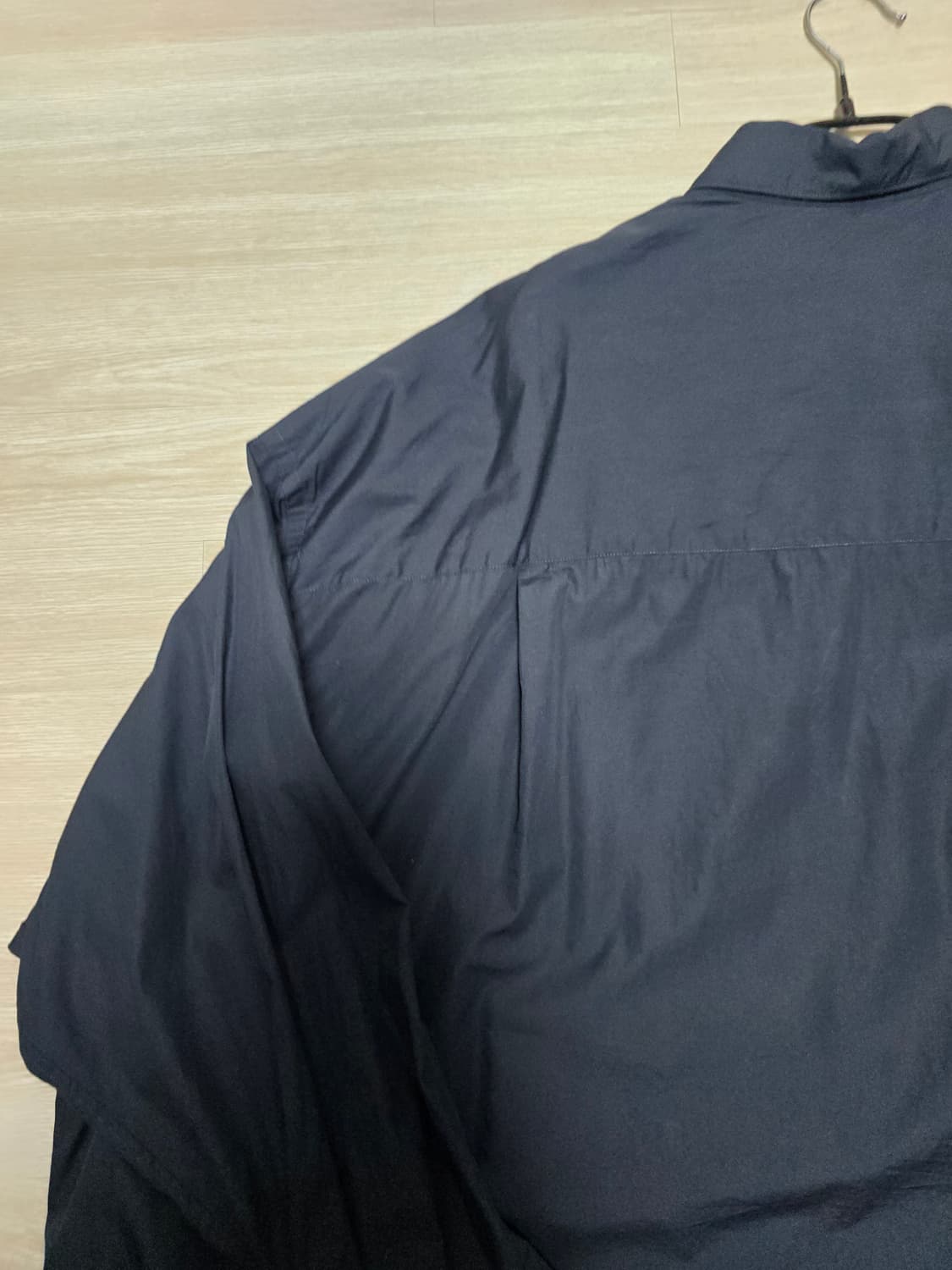 그라프페이퍼 브로드 오버사이즈 레귤러 카라 셔츠
- 2 사이즈 상품이미지7