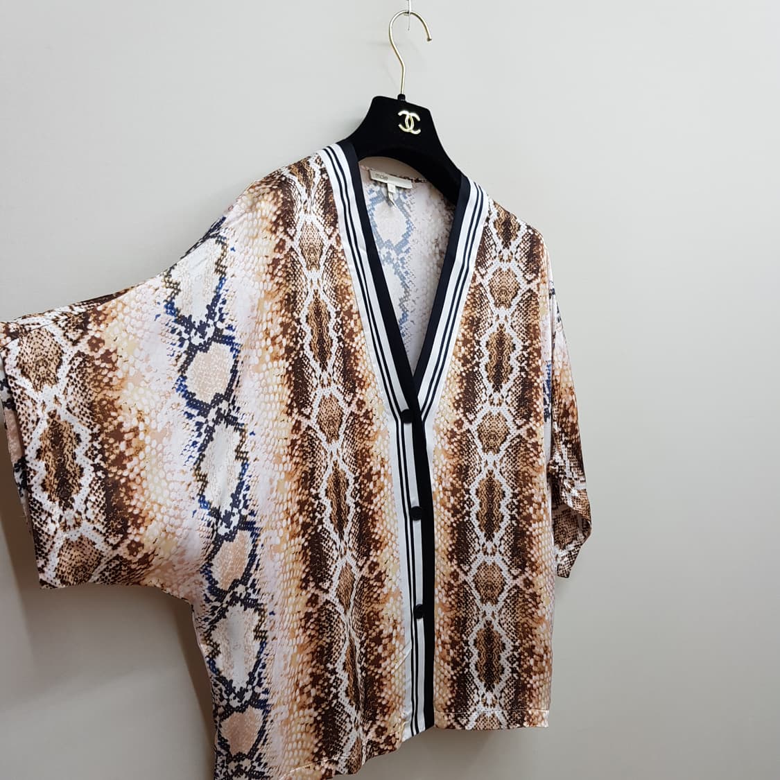 마쥬 파이톤 프린트 오버사이즈 블라우스 2사이즈 상품이미지4