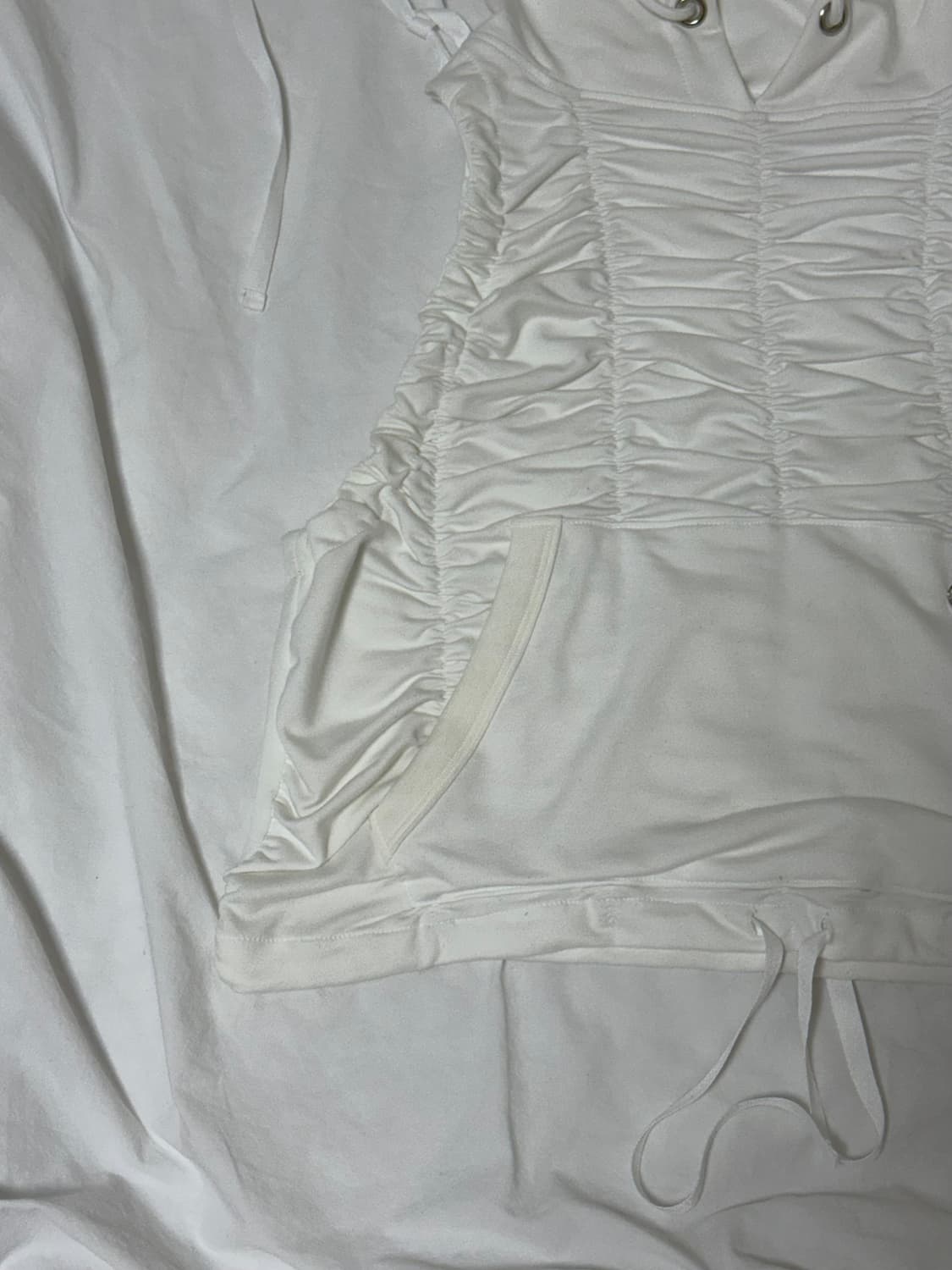 김미더영 후드 슬리브리스 화이트 상품이미지3