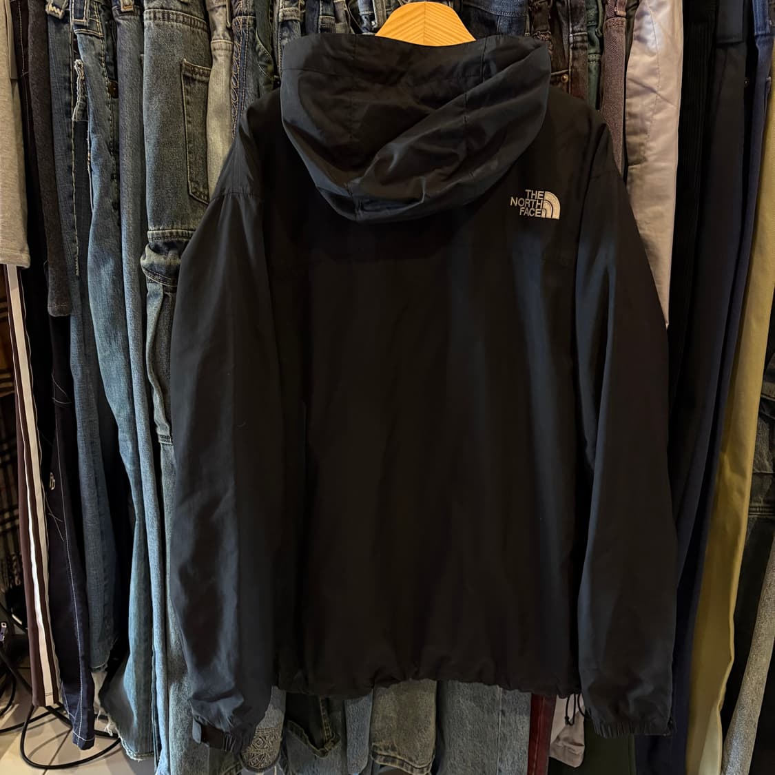 노스페이스 블랙 후드 바람막이 상품이미지4