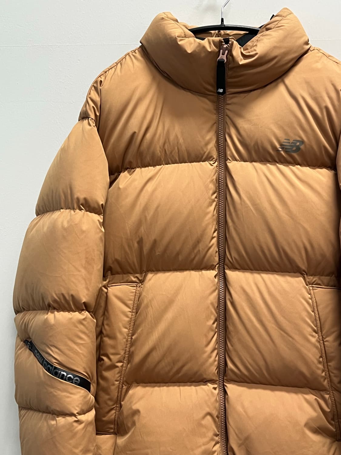 뉴발란스 액티브 구스 숏 다운 패딩 자켓 머스타드 상품이미지3