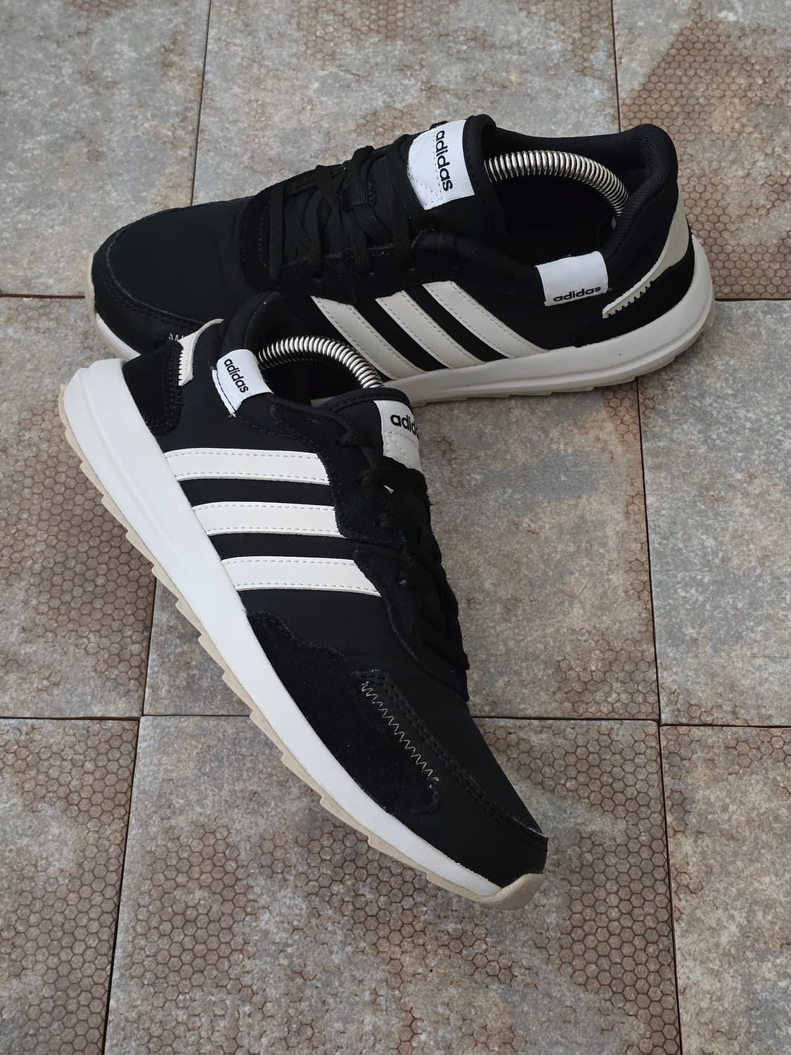 (240)아디다스 레트로 런 코어 블랙 상품이미지6