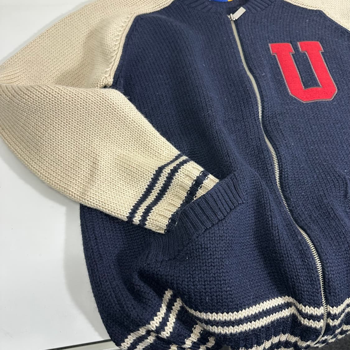 100 L UCLA 우클라 남아이보리 헤비울 니트자켓 상품이미지5