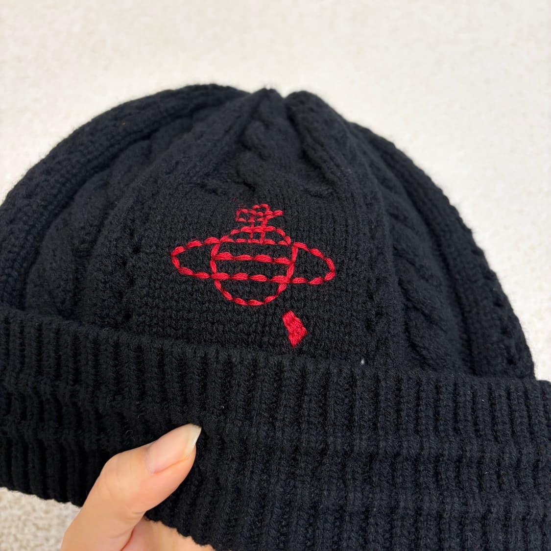 비비안 웨스트우드 케이블 니트 비니 블랙 상품이미지4