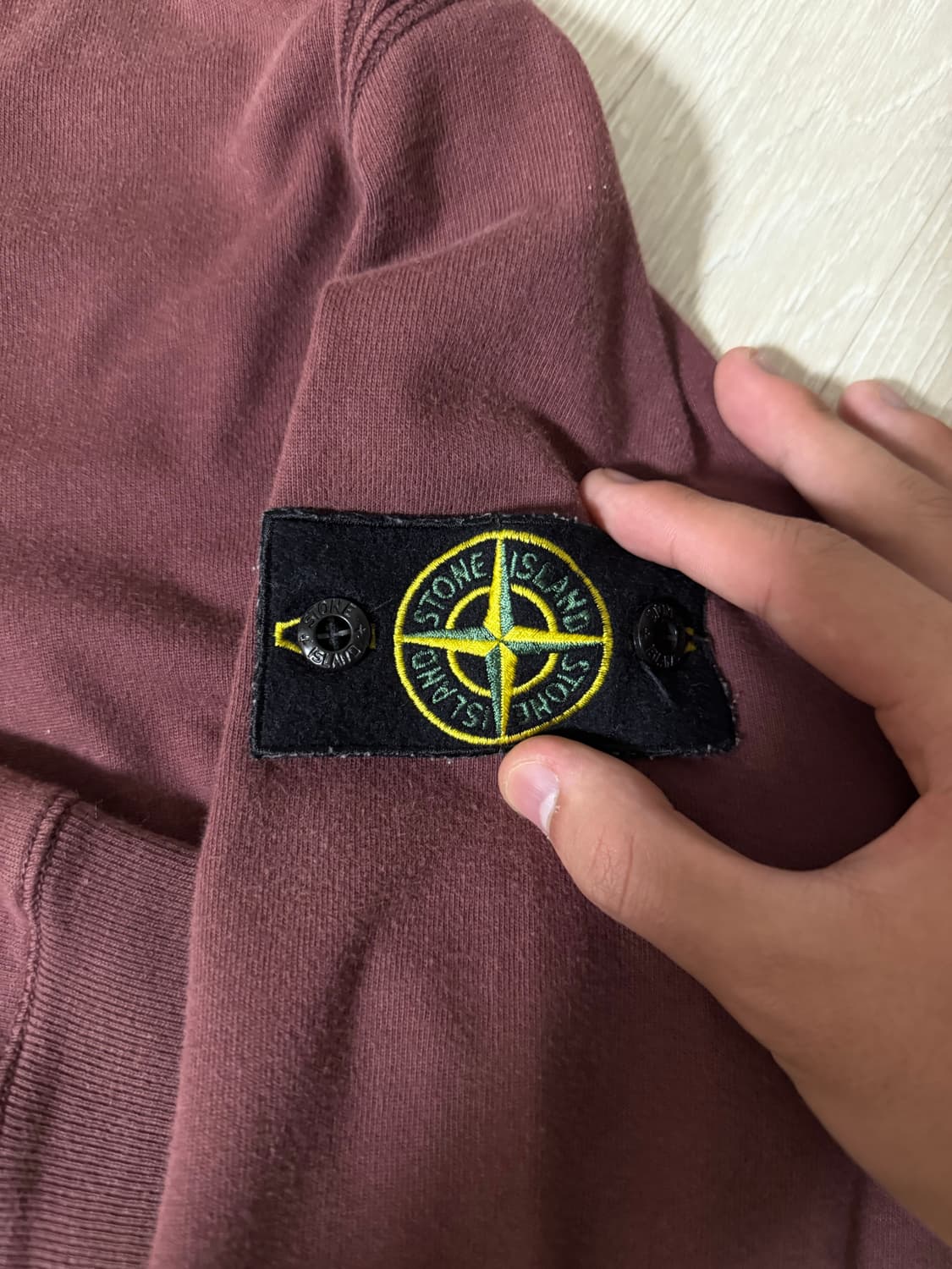 스톤아일랜드 롱슬리브 버건디  상품이미지3