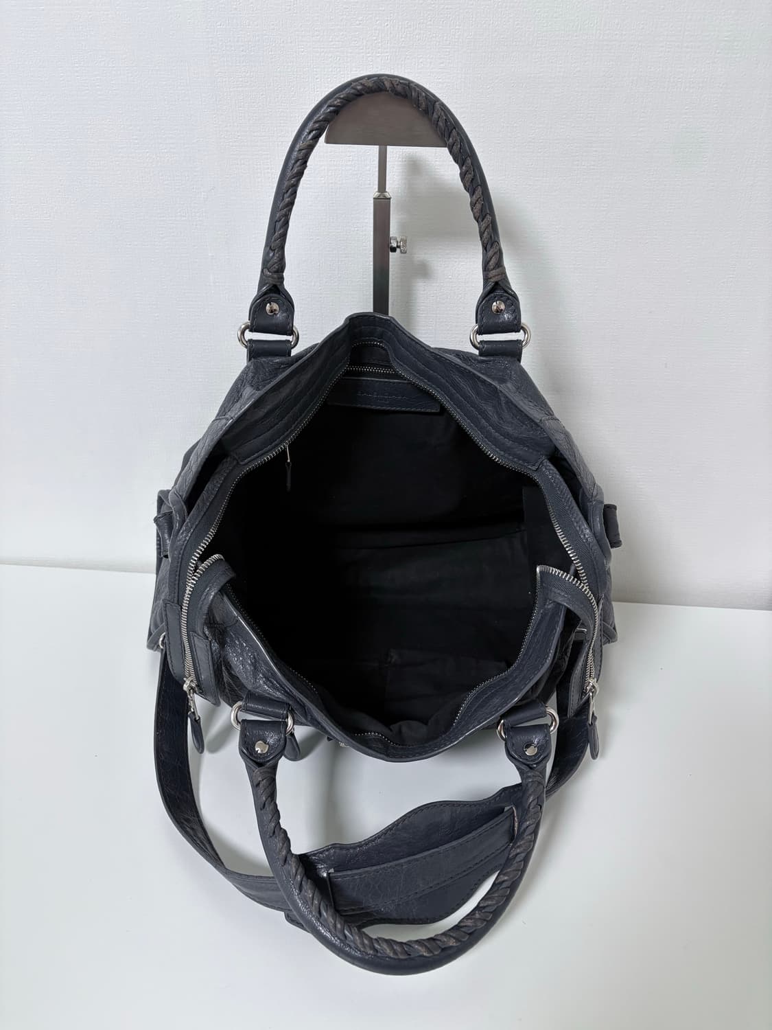 발렌시아가 자이언트 모터백 다크그레이 상품이미지9