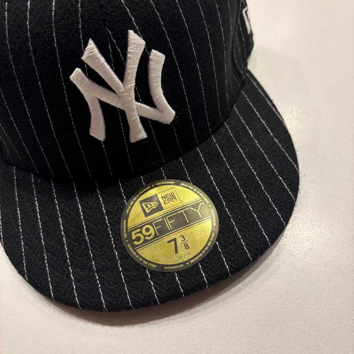 16s 뉴에라 59FIFTY 양키스 블랙 스트라이프 7 3/8 상품이미지2