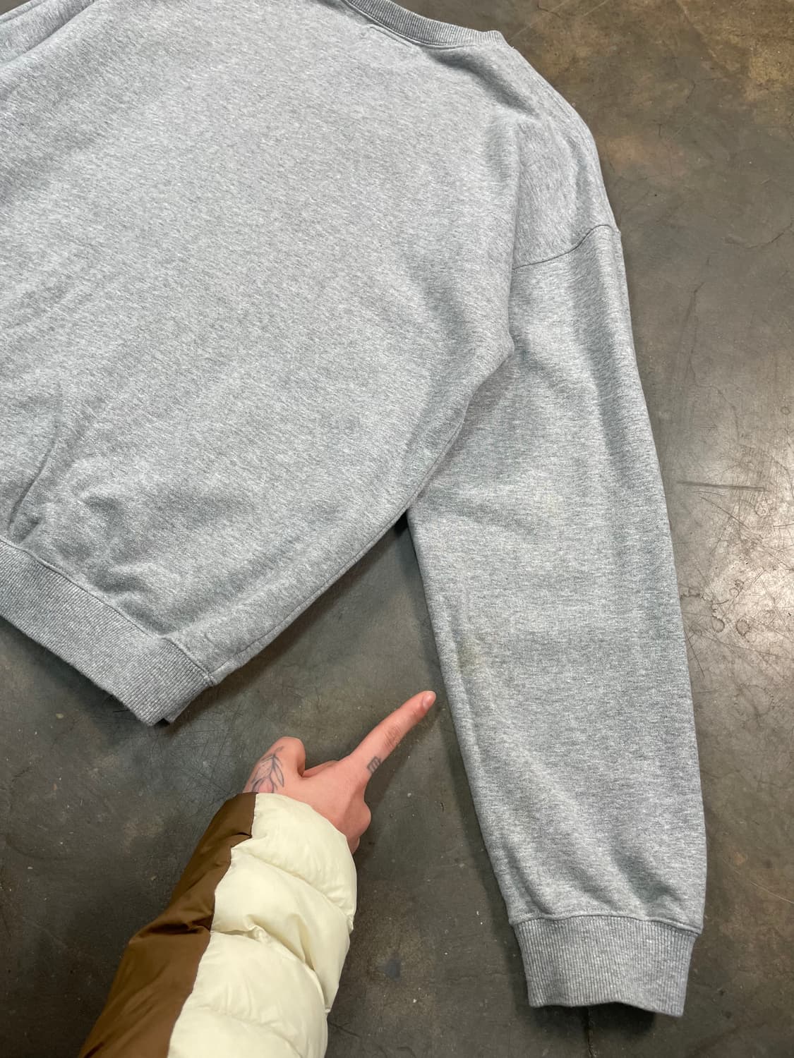 그라미치 원포인트 크루넥 스웻셔츠 상품이미지5