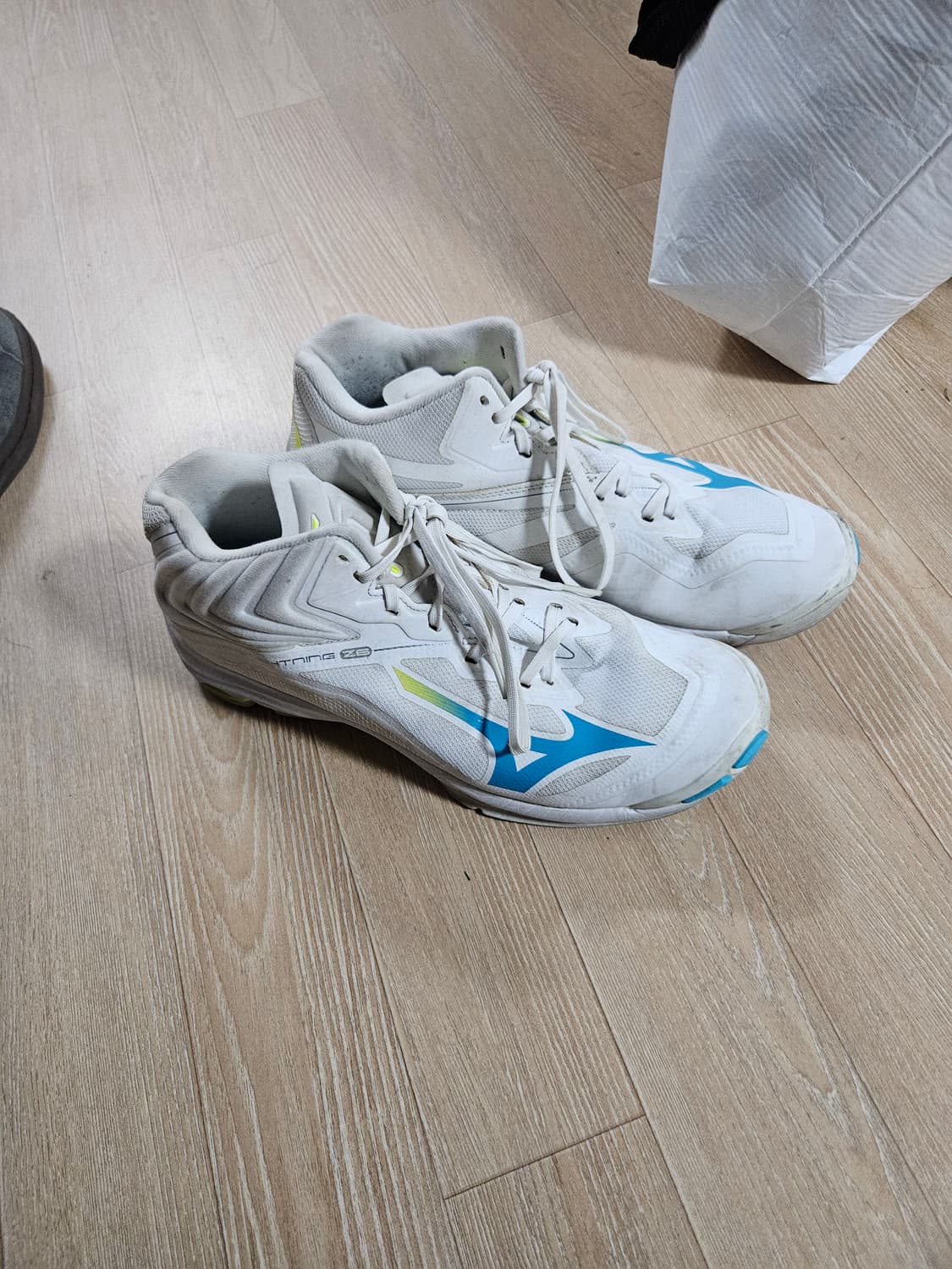 미즈노 배드민턴화 275 상품이미지3