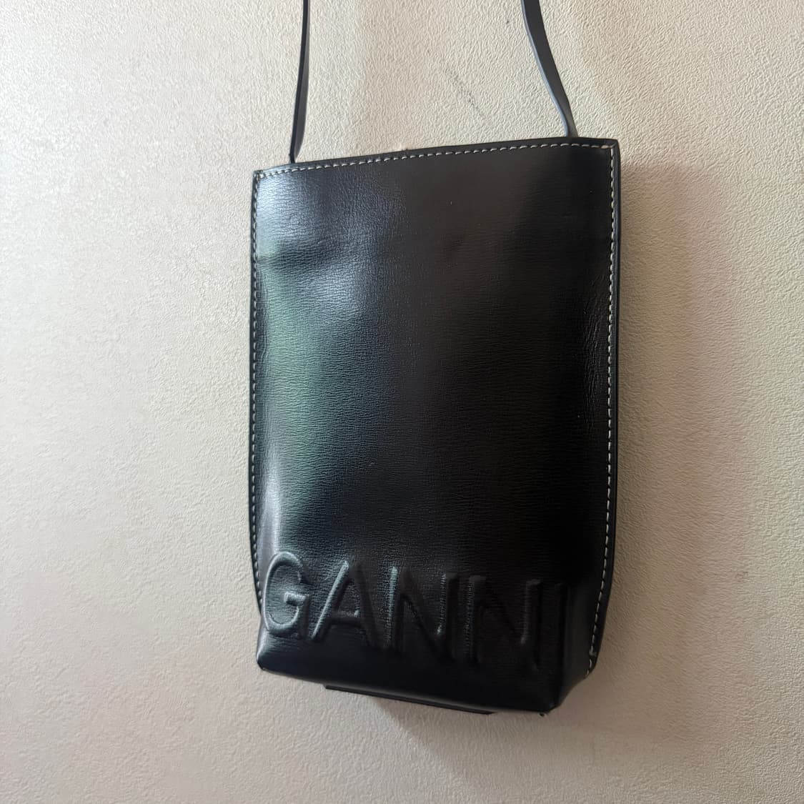 가니 미니 크로스백 블랙 상품이미지1