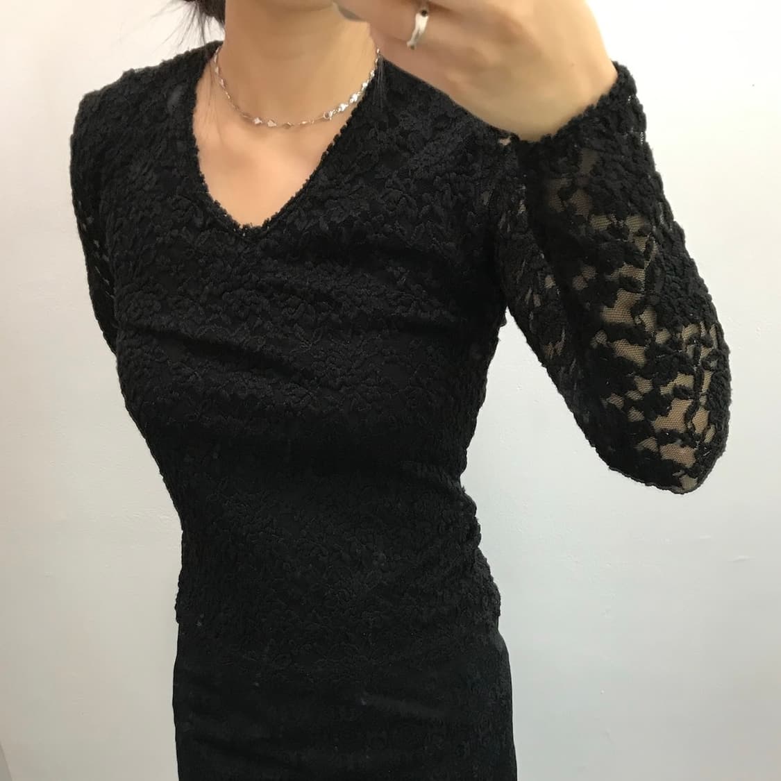 시스루 플라워 자수 긴팔티 상품이미지2