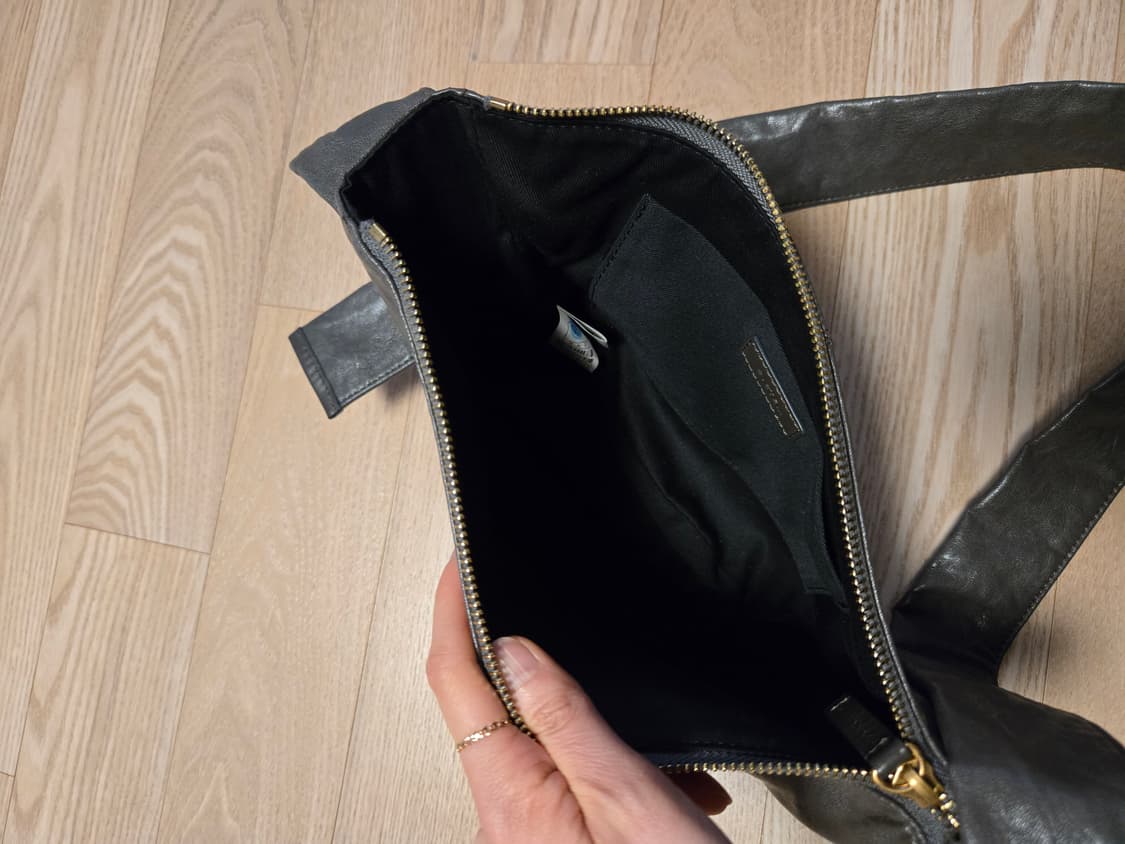 SYSTEM 시스템 레더 반달 크로스백 2022 상품이미지6