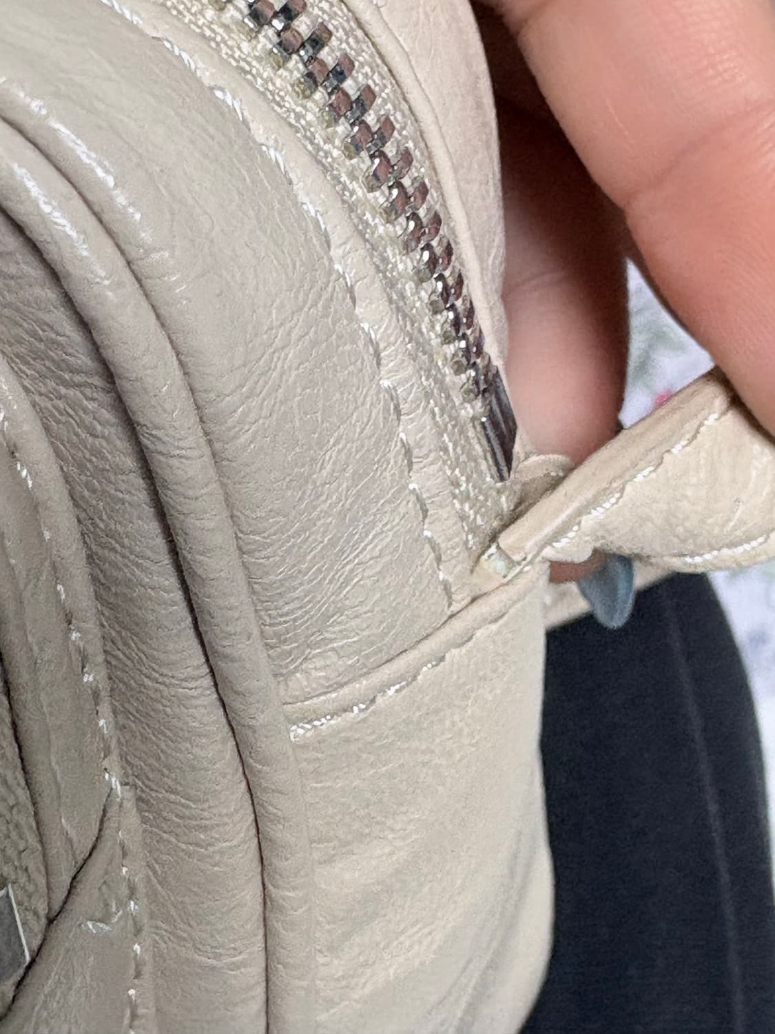 마뗑킴 스퀘어 레더 미니 크로스백 상품이미지3