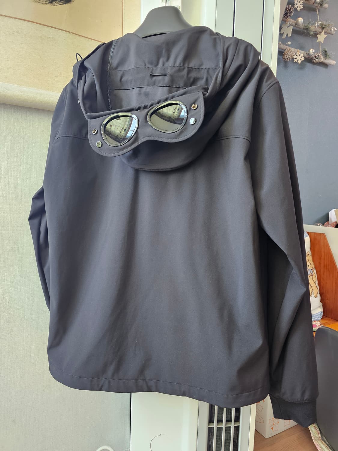 씨피 CP컴퍼니 가장 인기 모델 후드에 렌즈 쉘 자켓 팔아요 상품이미지1