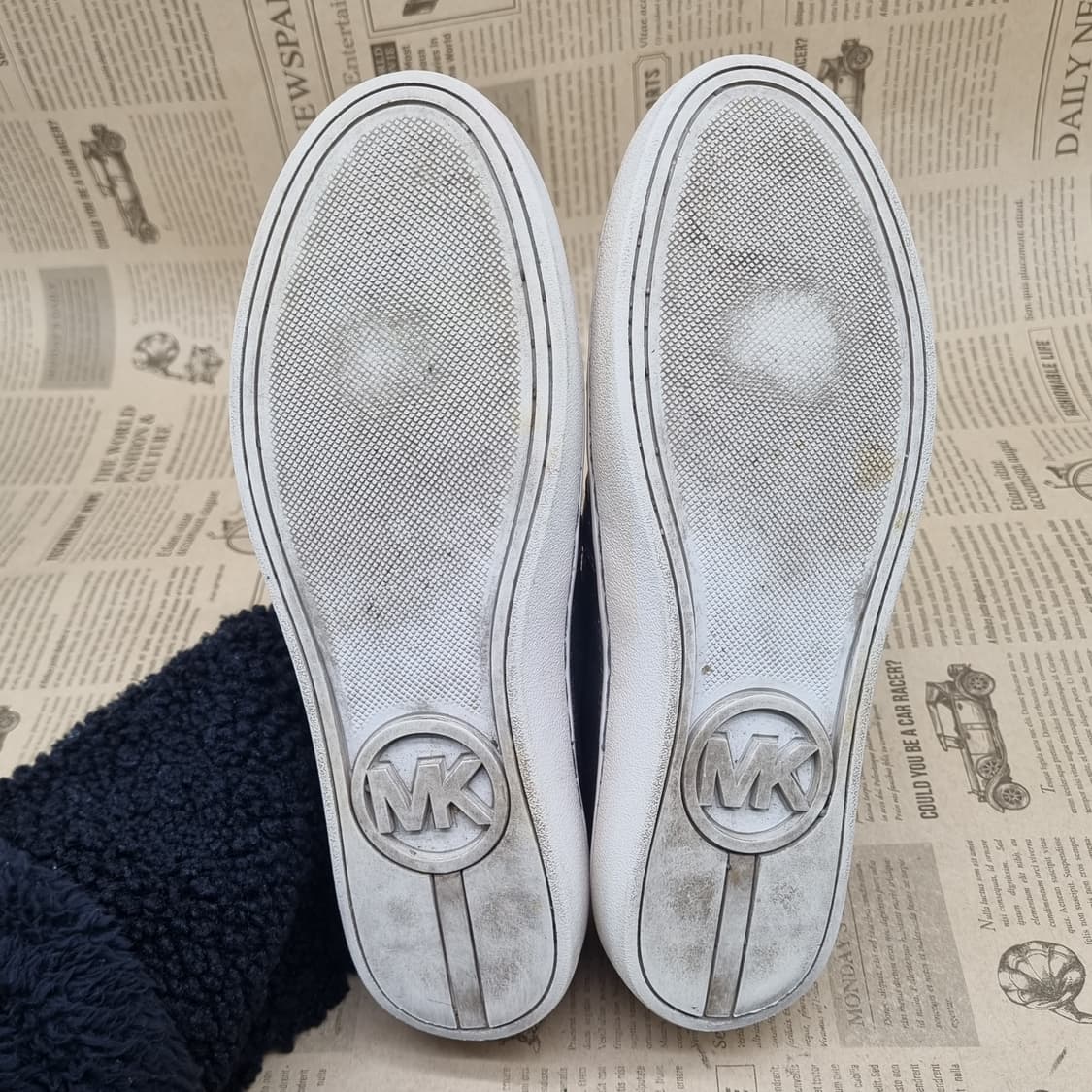 마이클코어스 크리스탈 슬립온 235 상품이미지3