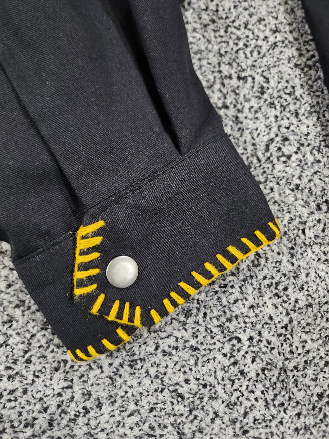 유니크 컬러 스티치 디테일 블랙 집업 자켓 상품이미지5