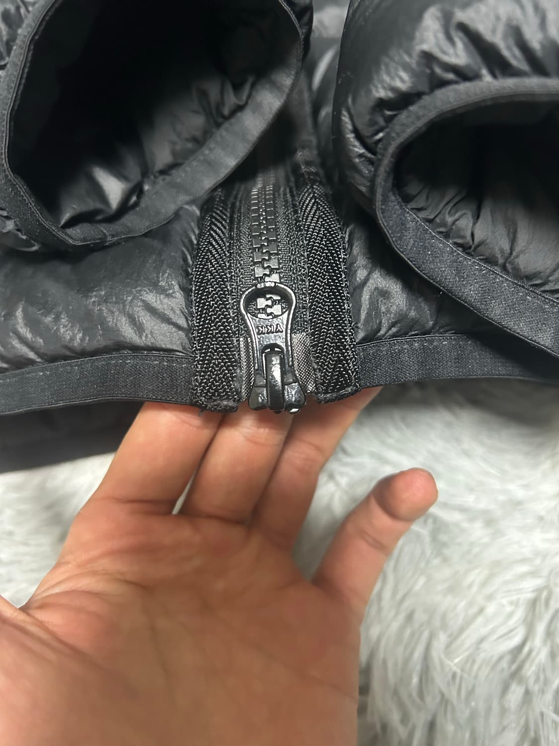 [새상품급] 24fw 스톤아일랜드 룸우븐 경량패딩 블랙 L 상품이미지3