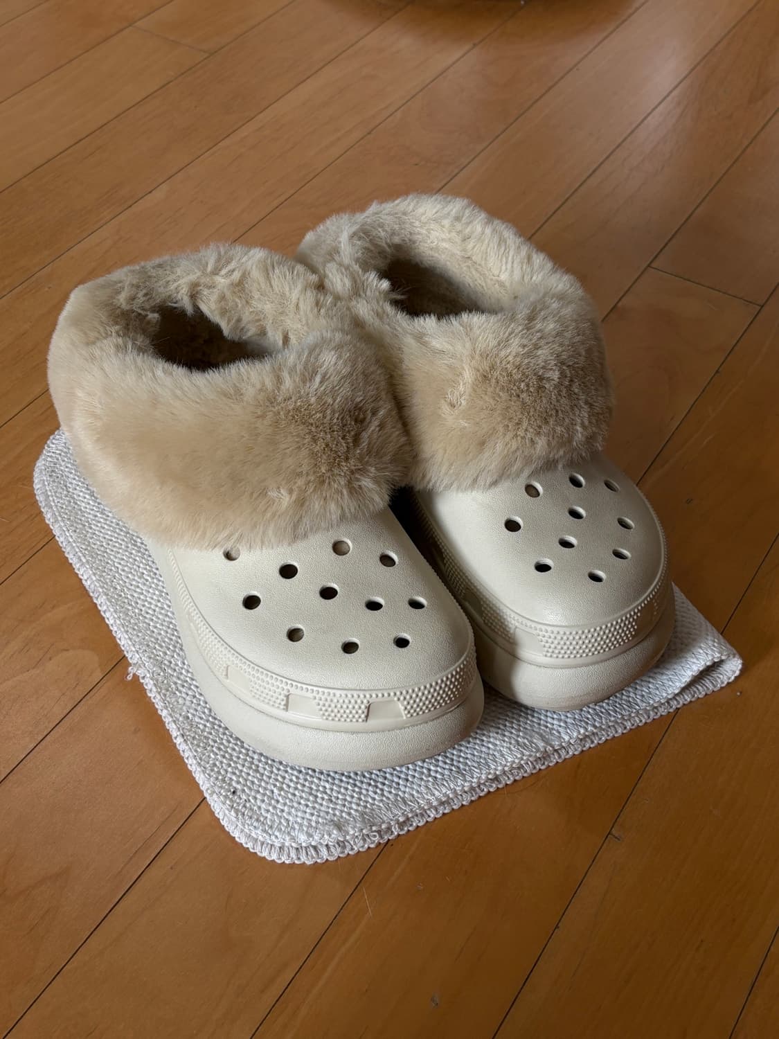 크록스 겨울용 상품이미지1