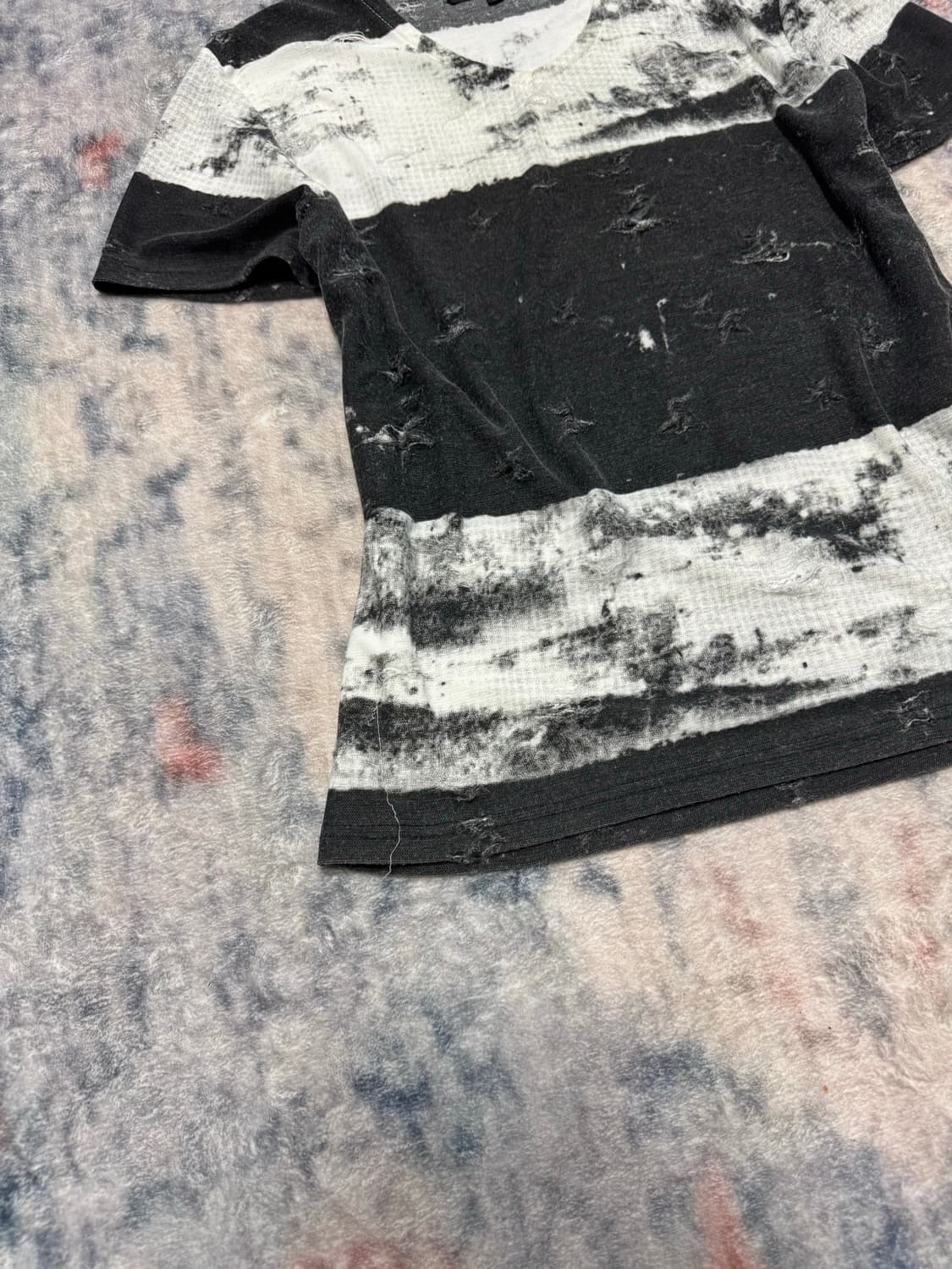 In the attic grunge distressed top 상품이미지5