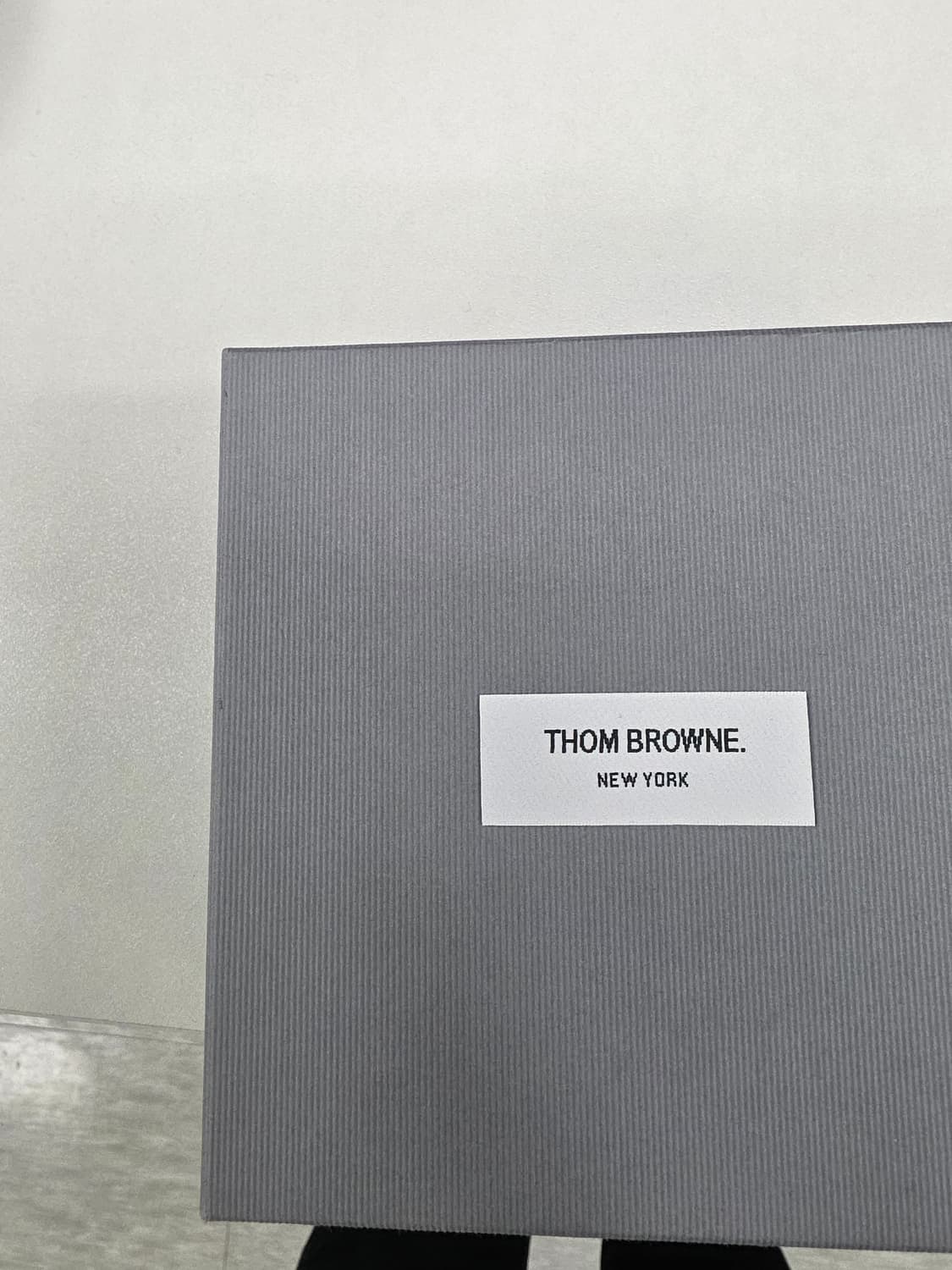 톰브라운 23SS MCX049B 00198 415

벨트 상품이미지1