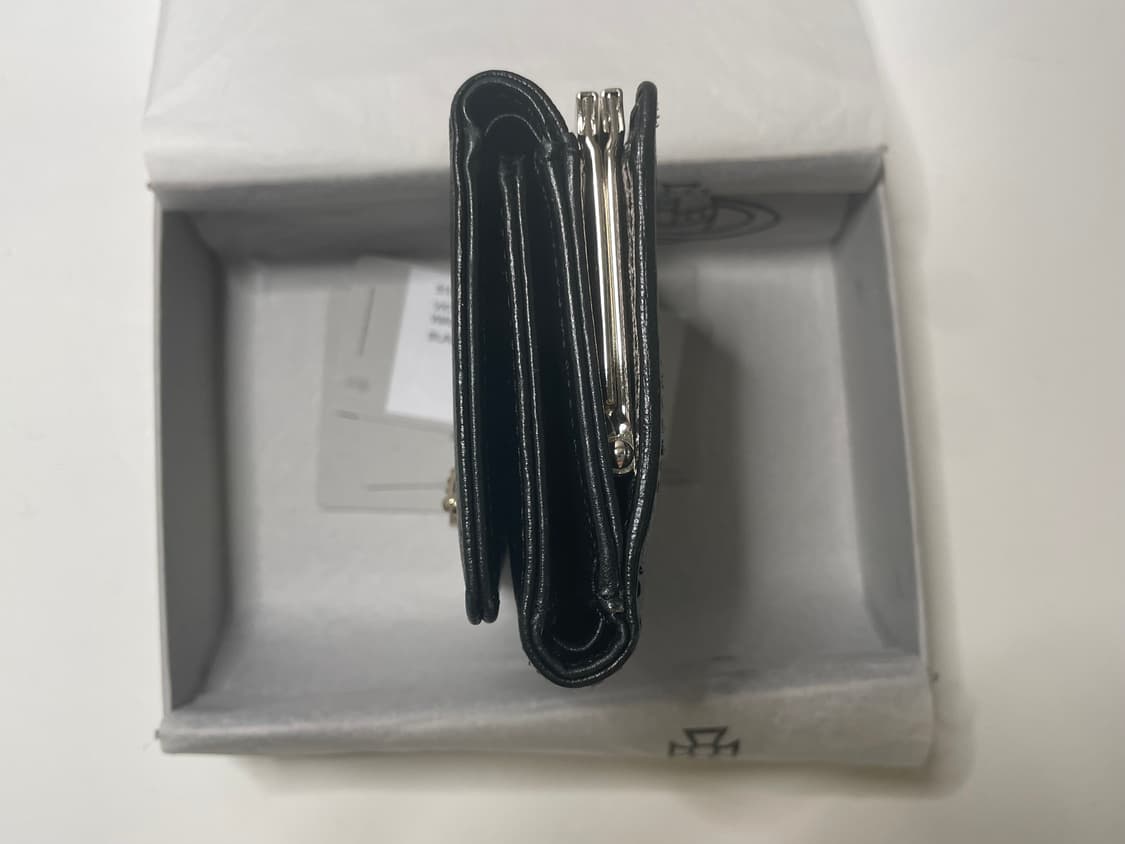 비비안 웨스트우드 빅토리아 스몰 로고 프레임 블랙 지갑 반지갑 상품이미지3