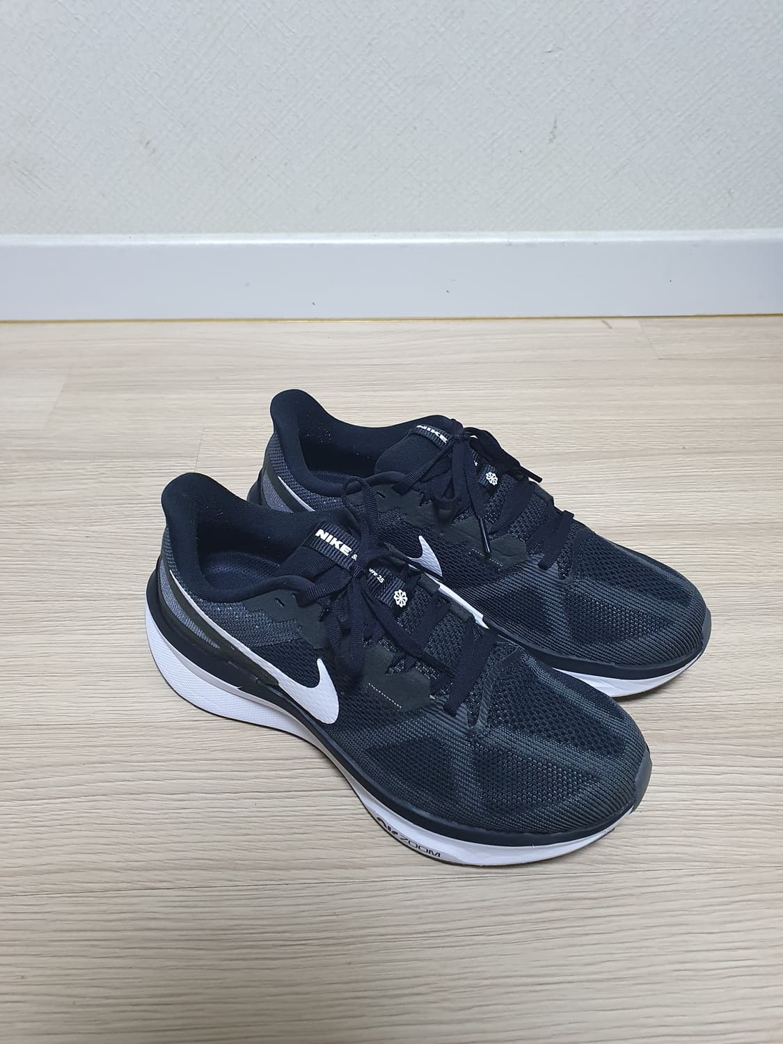 나이키 스트럭처 25 운동화 270 상품이미지2