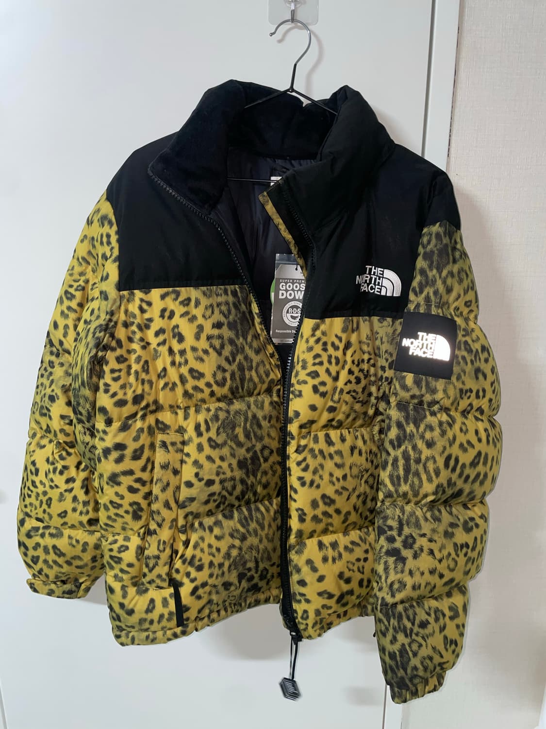 노스페이스 눕시 레오파드 패딩 상품이미지1